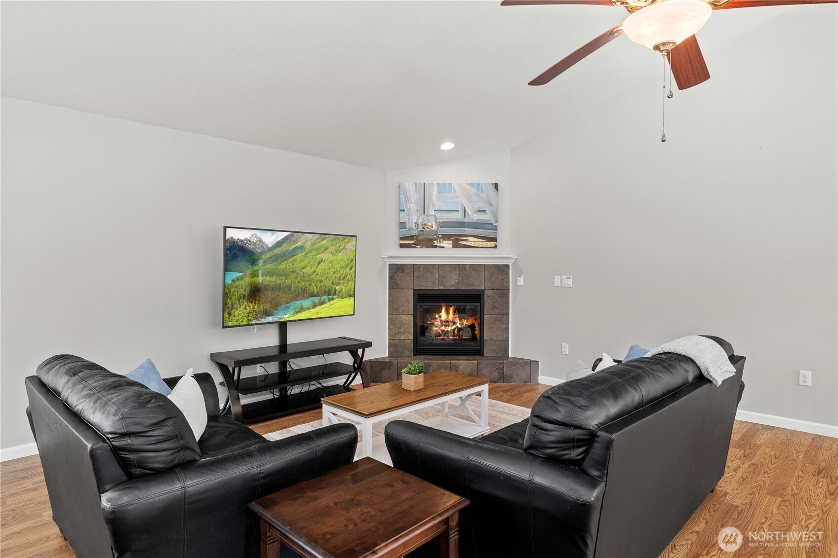 378 Eridani Loop Property Photo 4