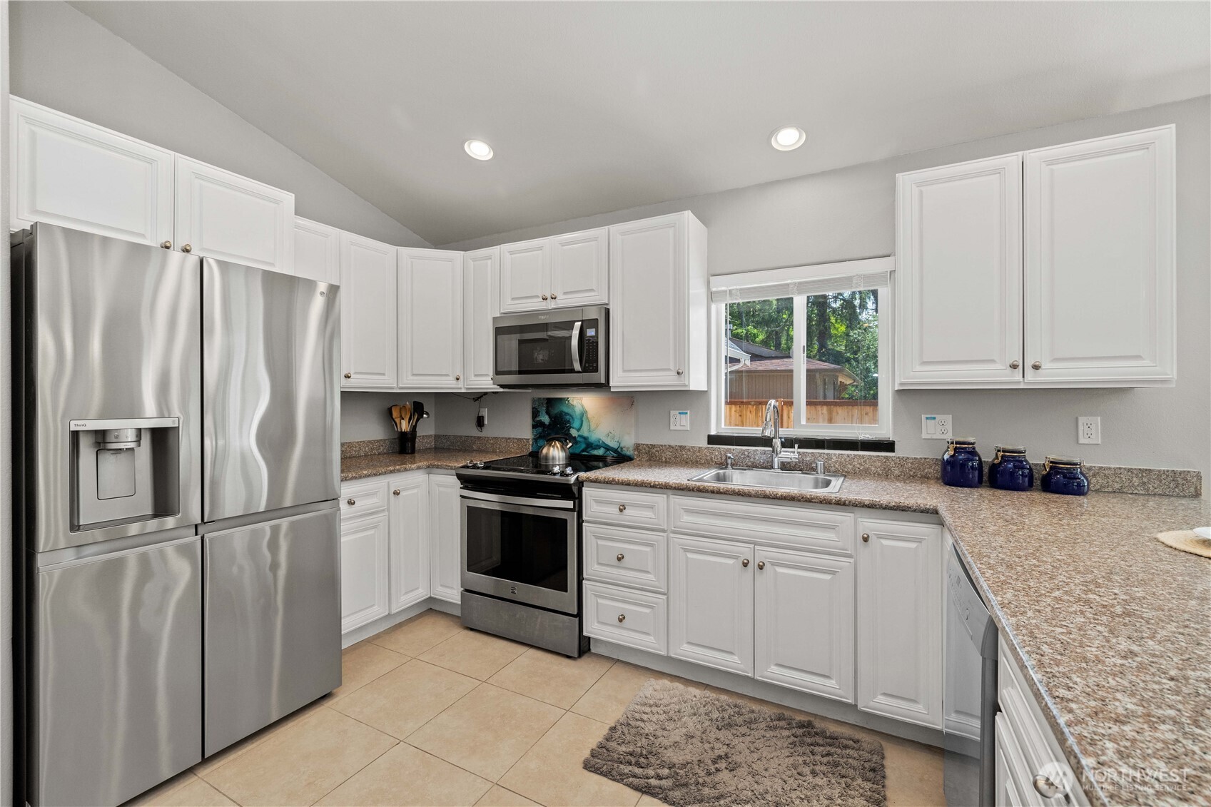 378 Eridani Loop Property Photo 9