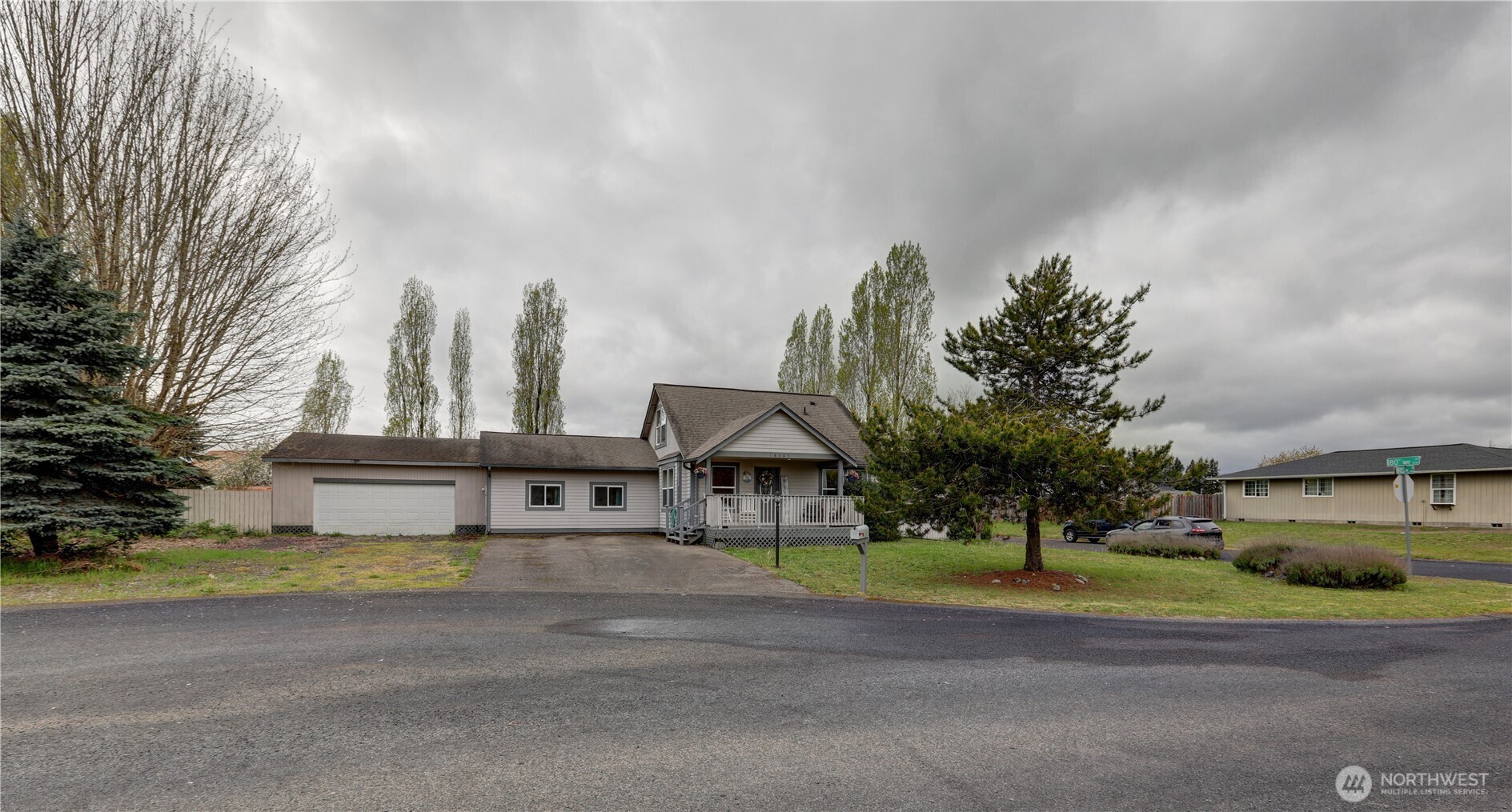 18005 Iris Place Property Photo 2