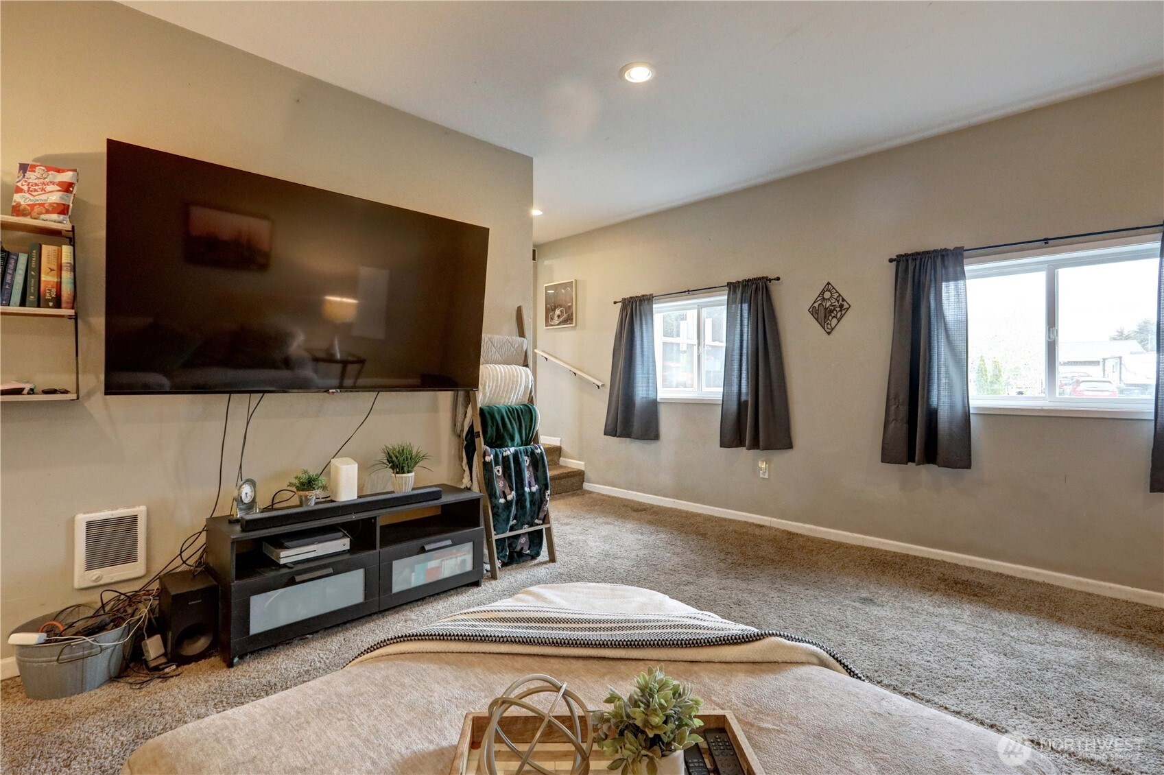 18005 Iris Place Property Photo 8