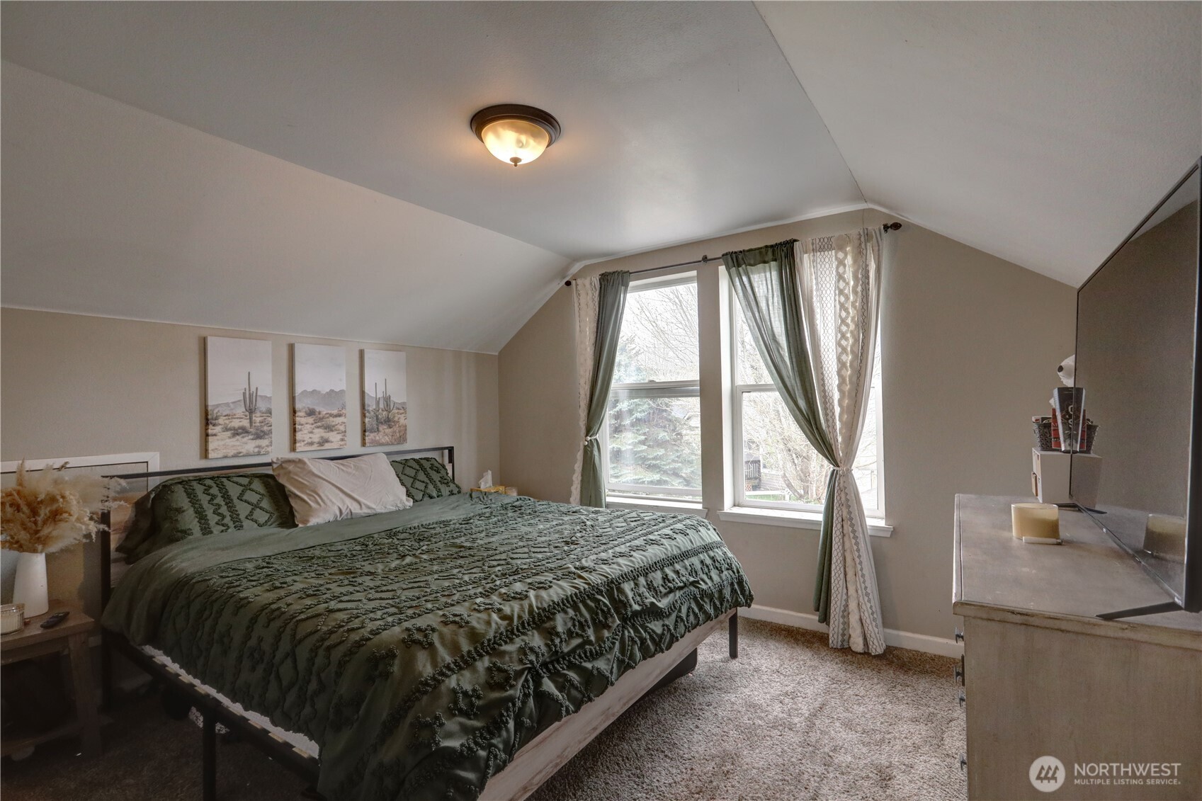 18005 Iris Place Property Photo 13