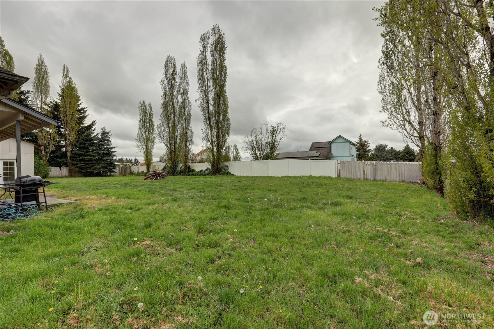18005 Iris Place Property Photo 17