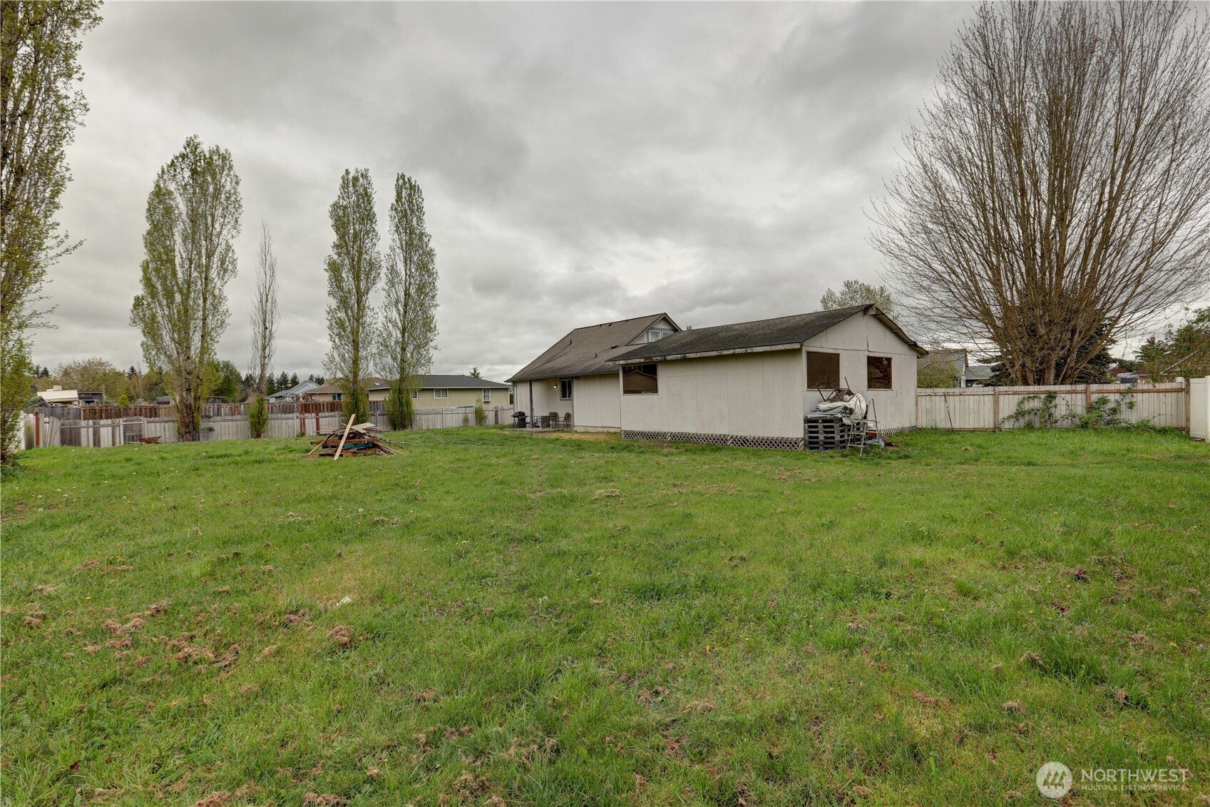 18005 Iris Place Property Photo 18