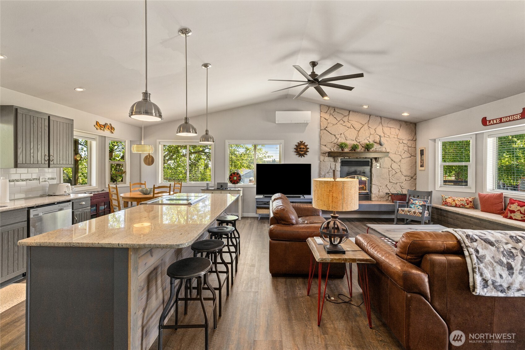 1250 Twin Lakes Road Property Photo 8