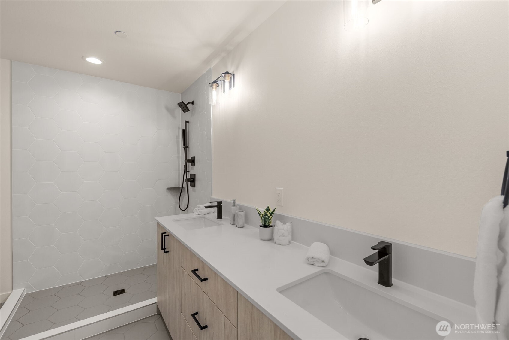 4420 Midvale Avenue Property Photo 18