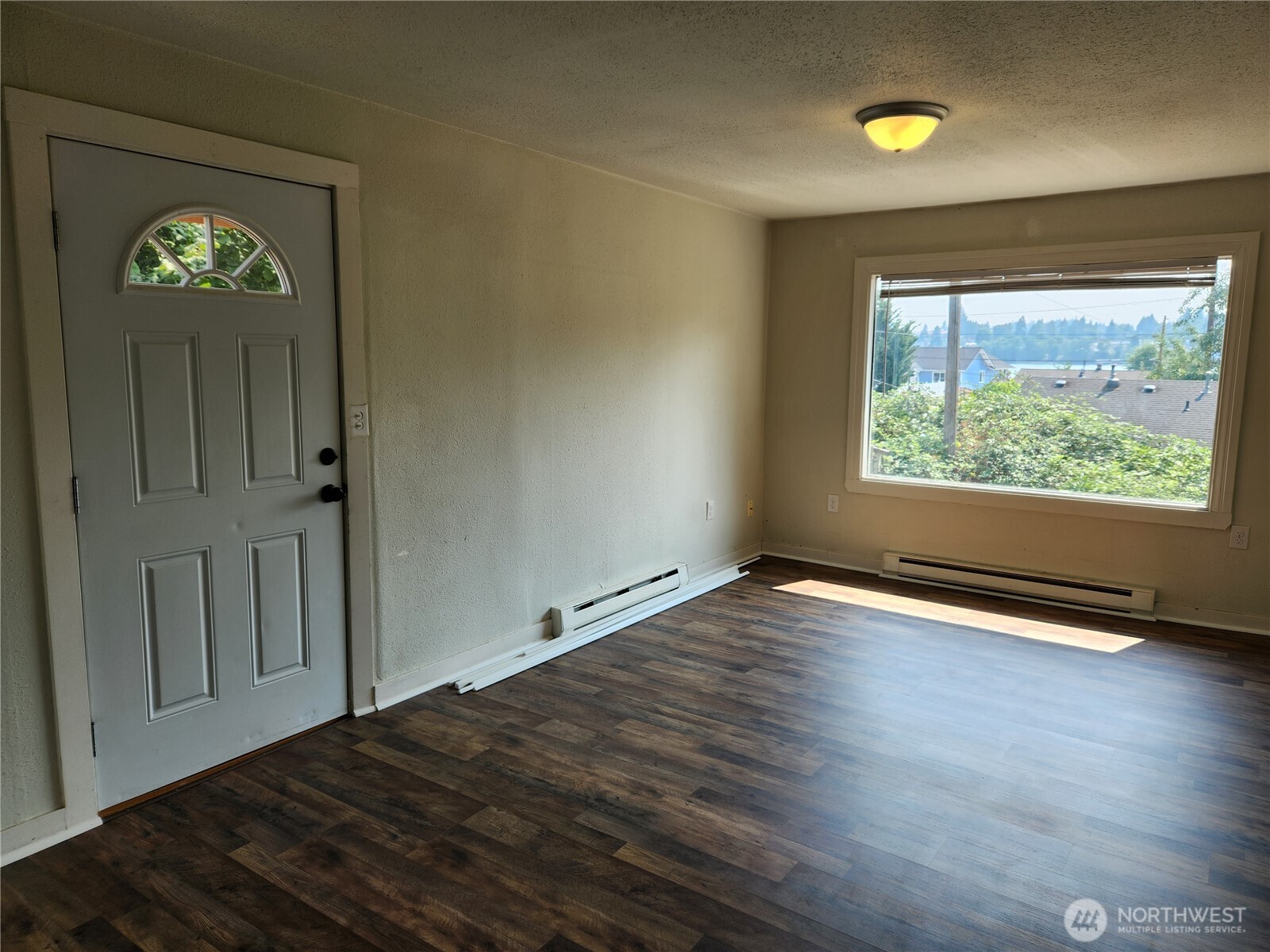 125 Acorn Street Property Photo 4
