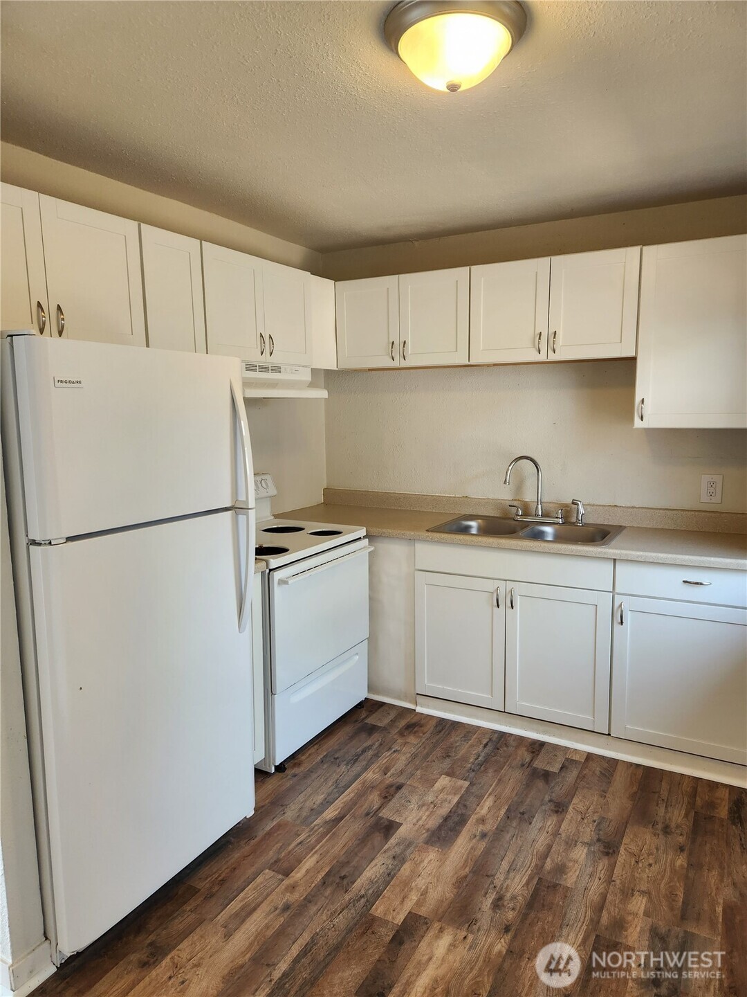 125 Acorn Street Property Photo 8