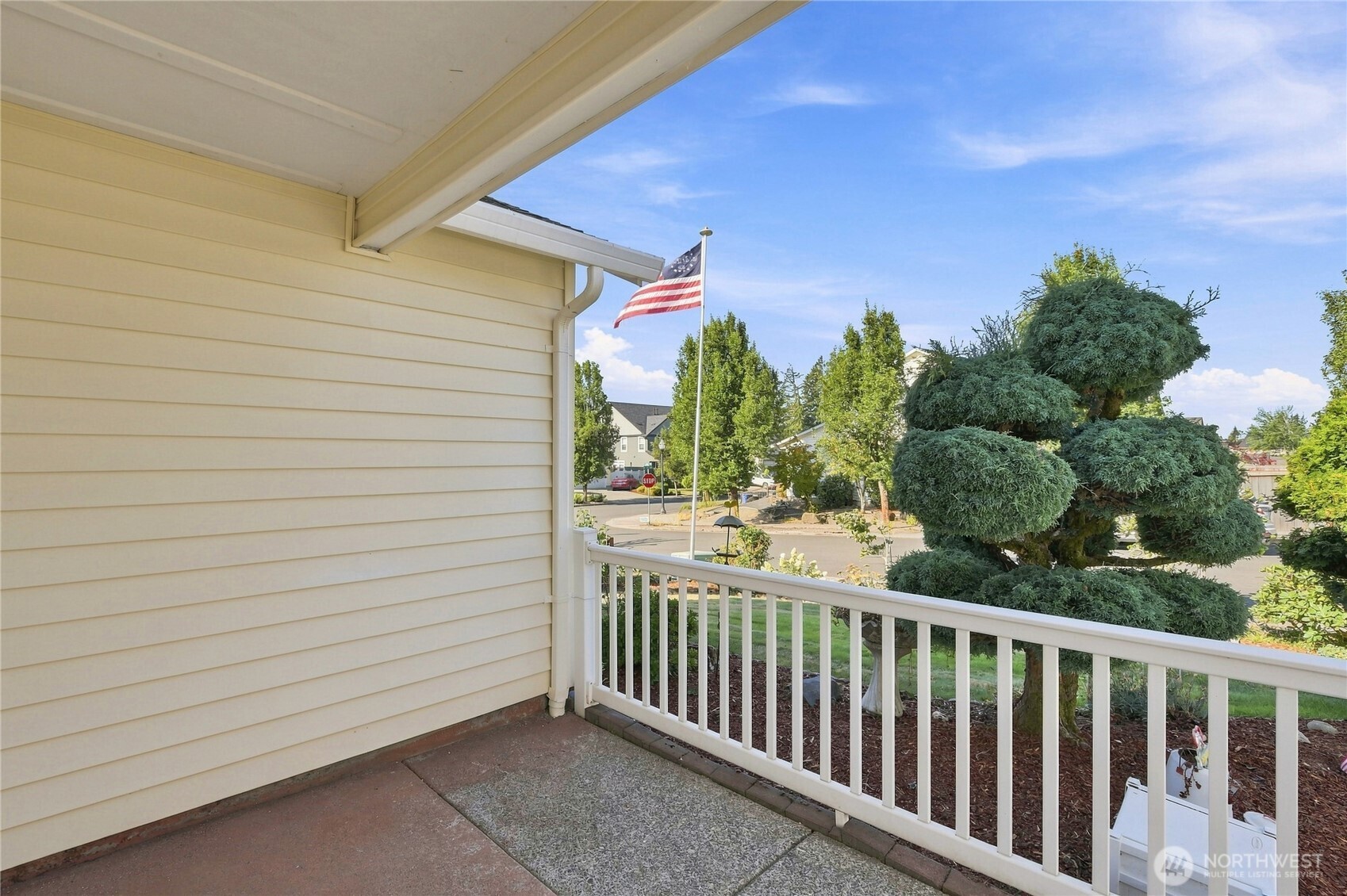504 N Lark Drive Property Photo 4