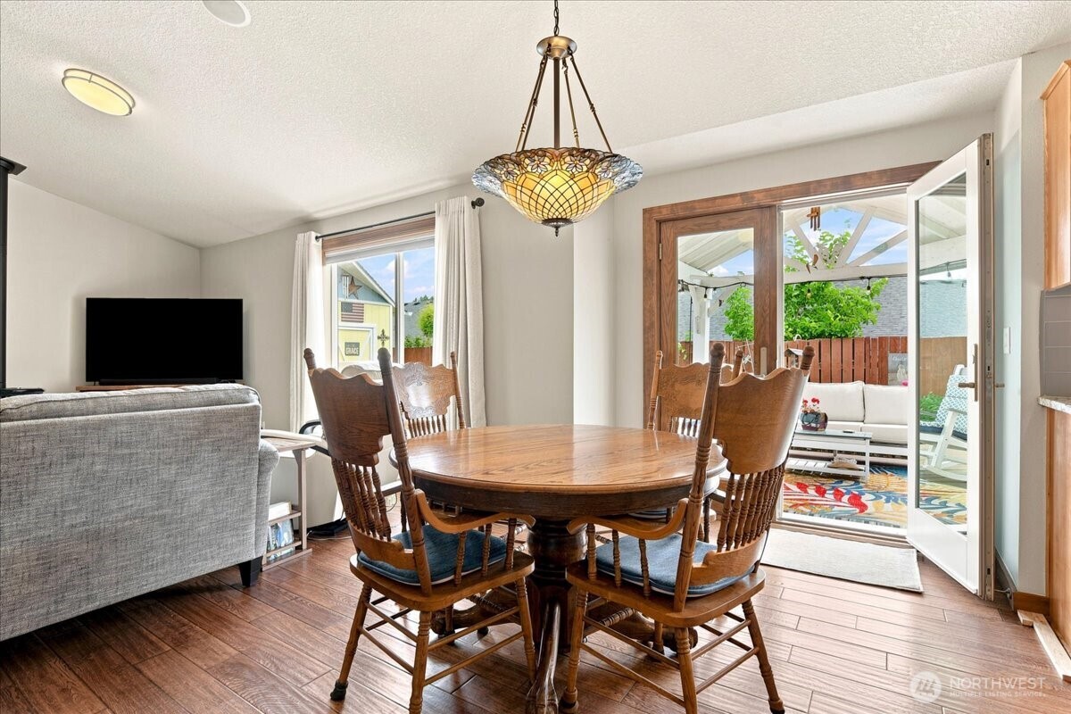 504 N Lark Drive Property Photo 16