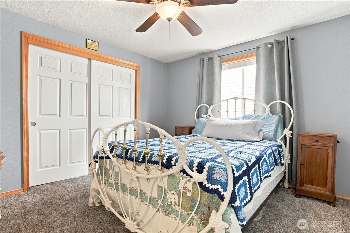 504 N Lark Drive Property Photo 22