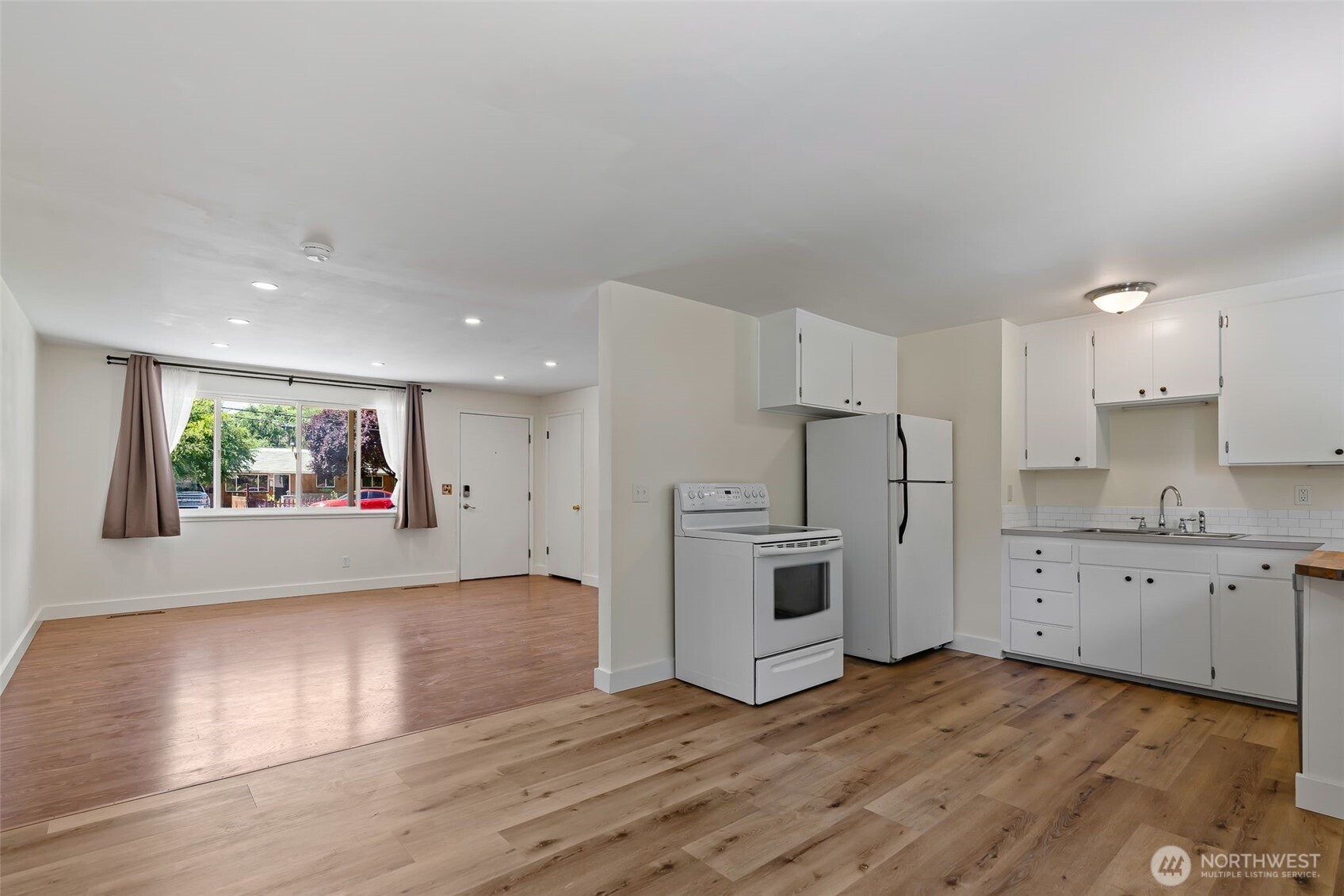 1306 N Water Street Property Photo 7