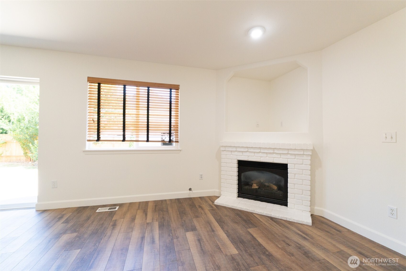 25412 160th Place Property Photo 5