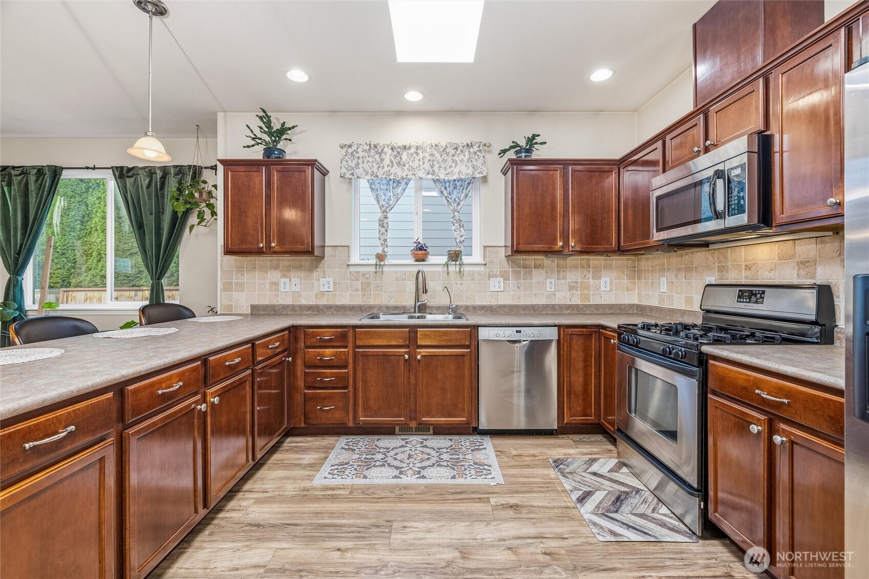 2631 Lochcarron Drive Property Photo 4