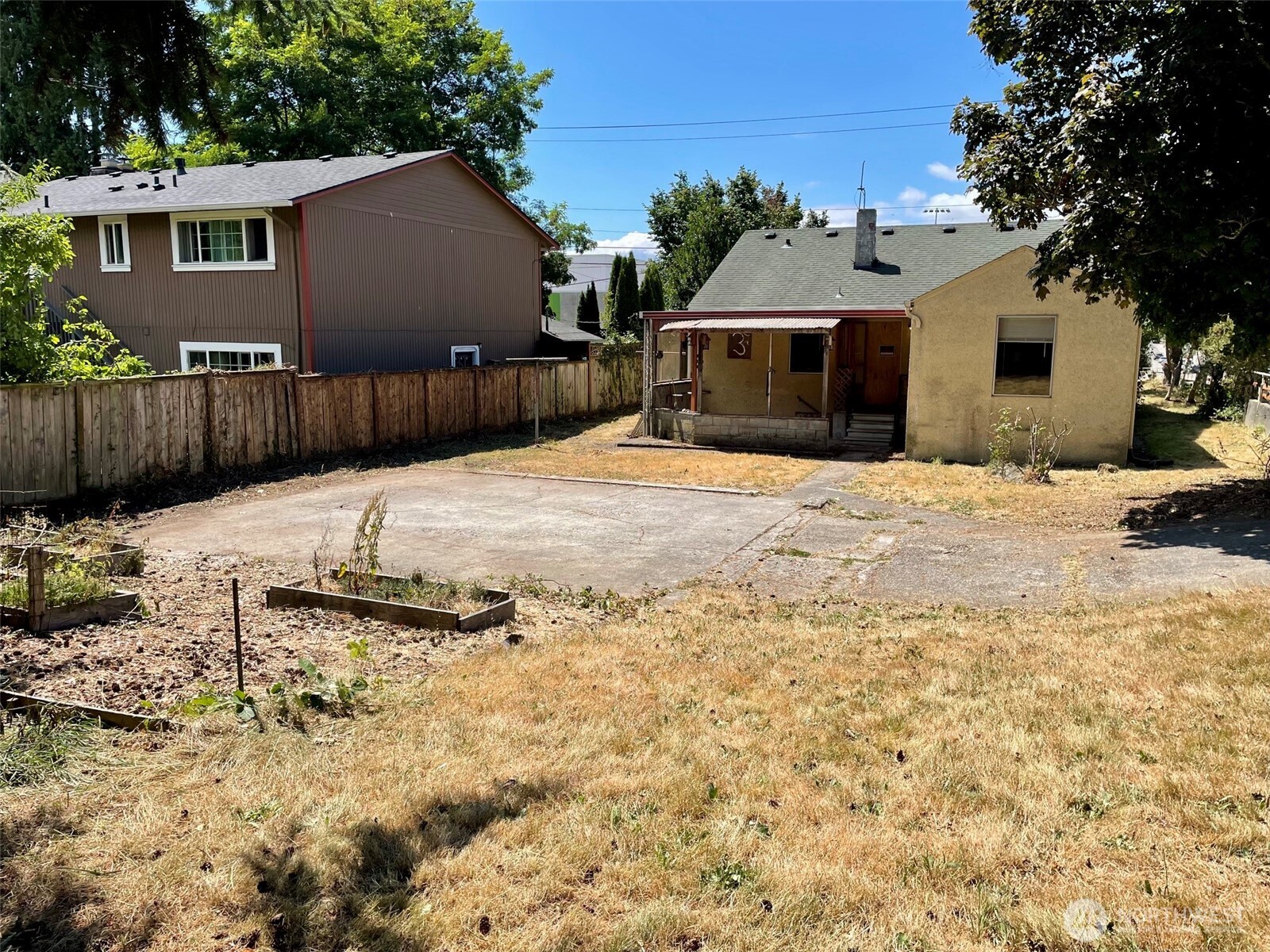 9058 Wallingford Avenue Property Photo 4