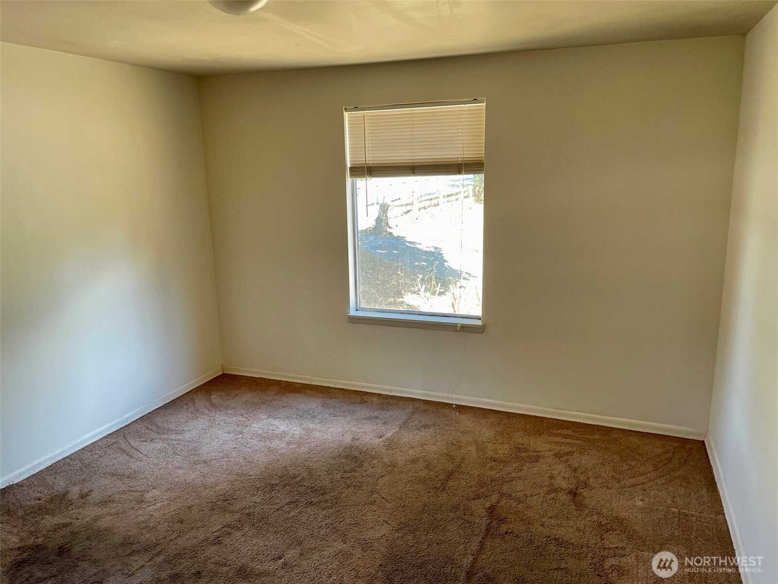 9058 Wallingford Avenue Property Photo 10
