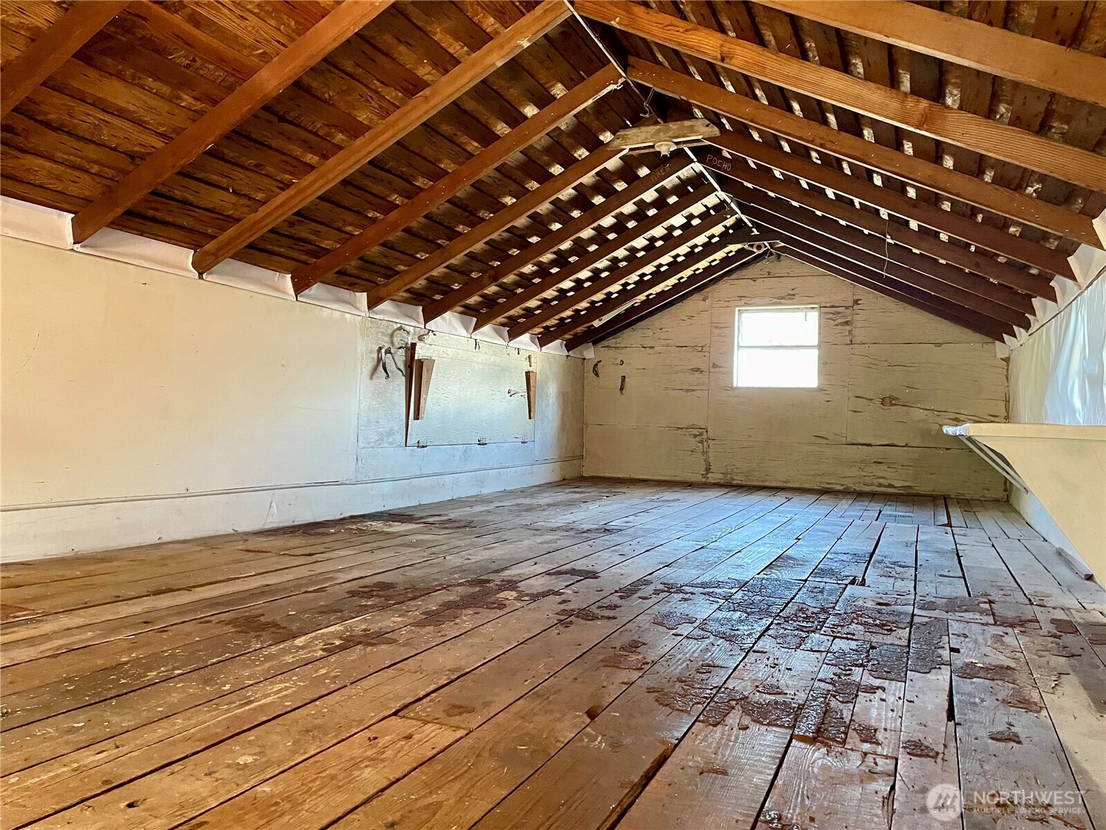 9058 Wallingford Avenue Property Photo 16