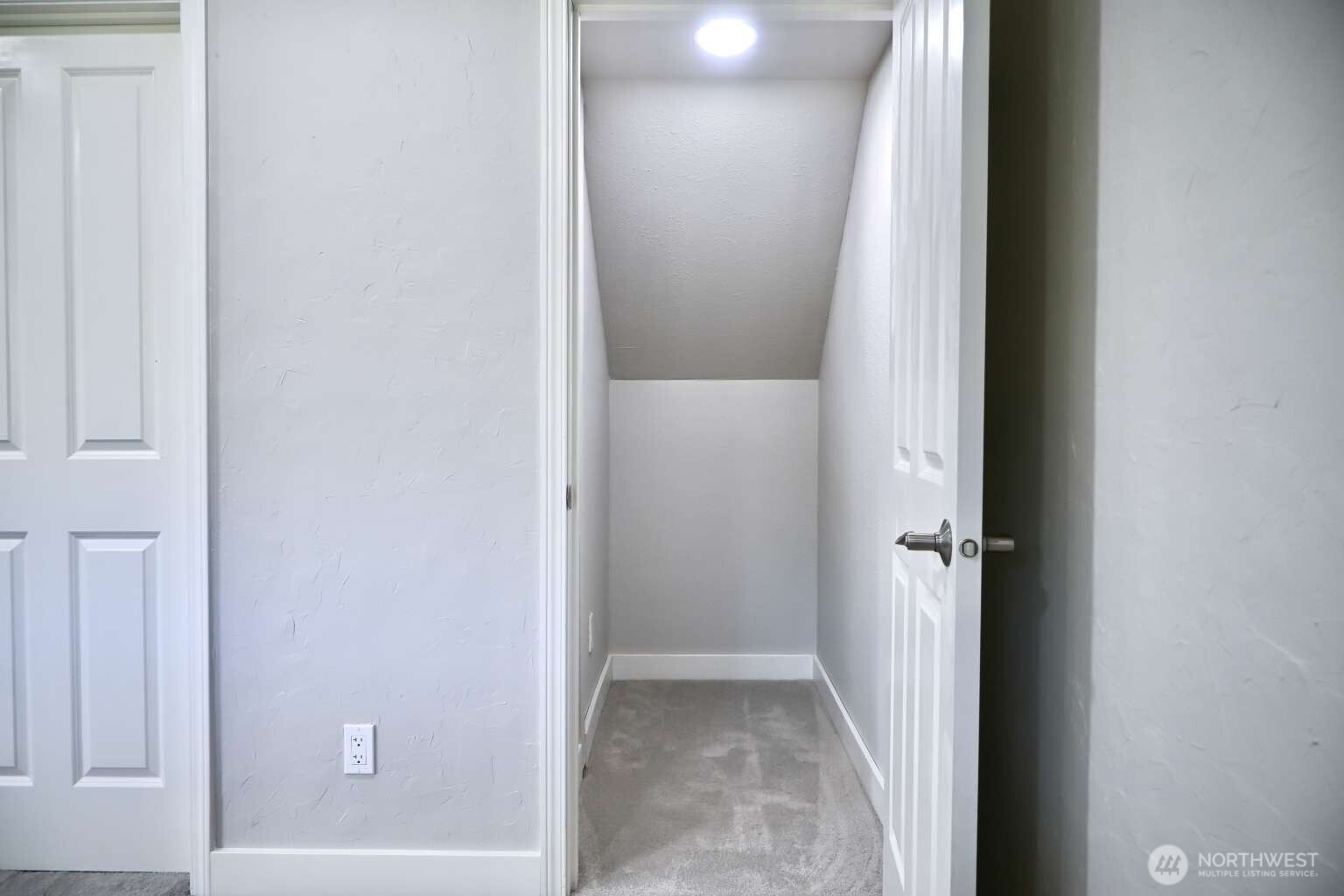 1012 Campbell Avenue Property Photo 25