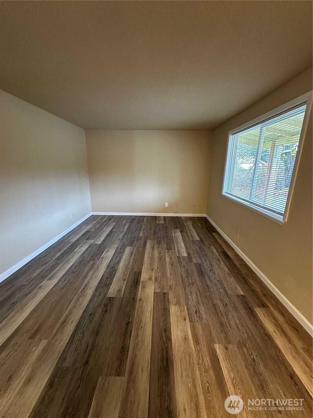 9112 336th Street Property Photo 6