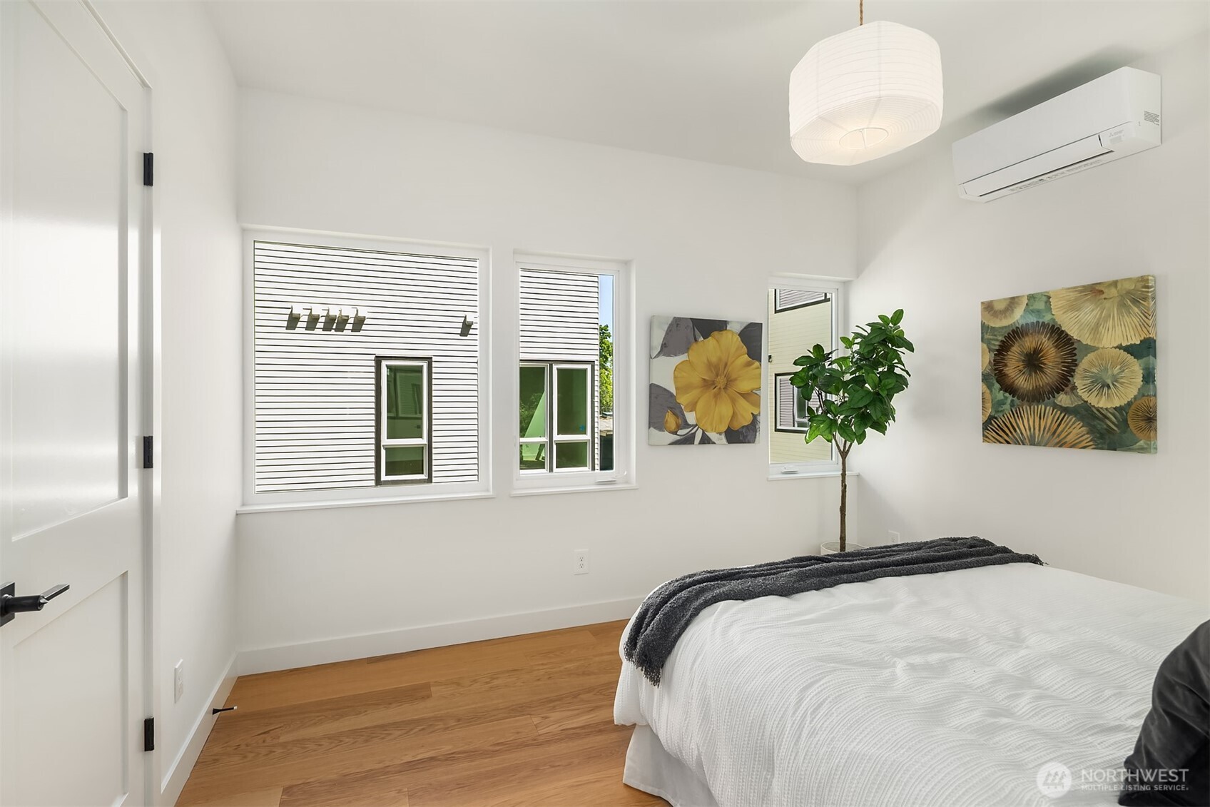 532 W Barrett Street Property Photo 13