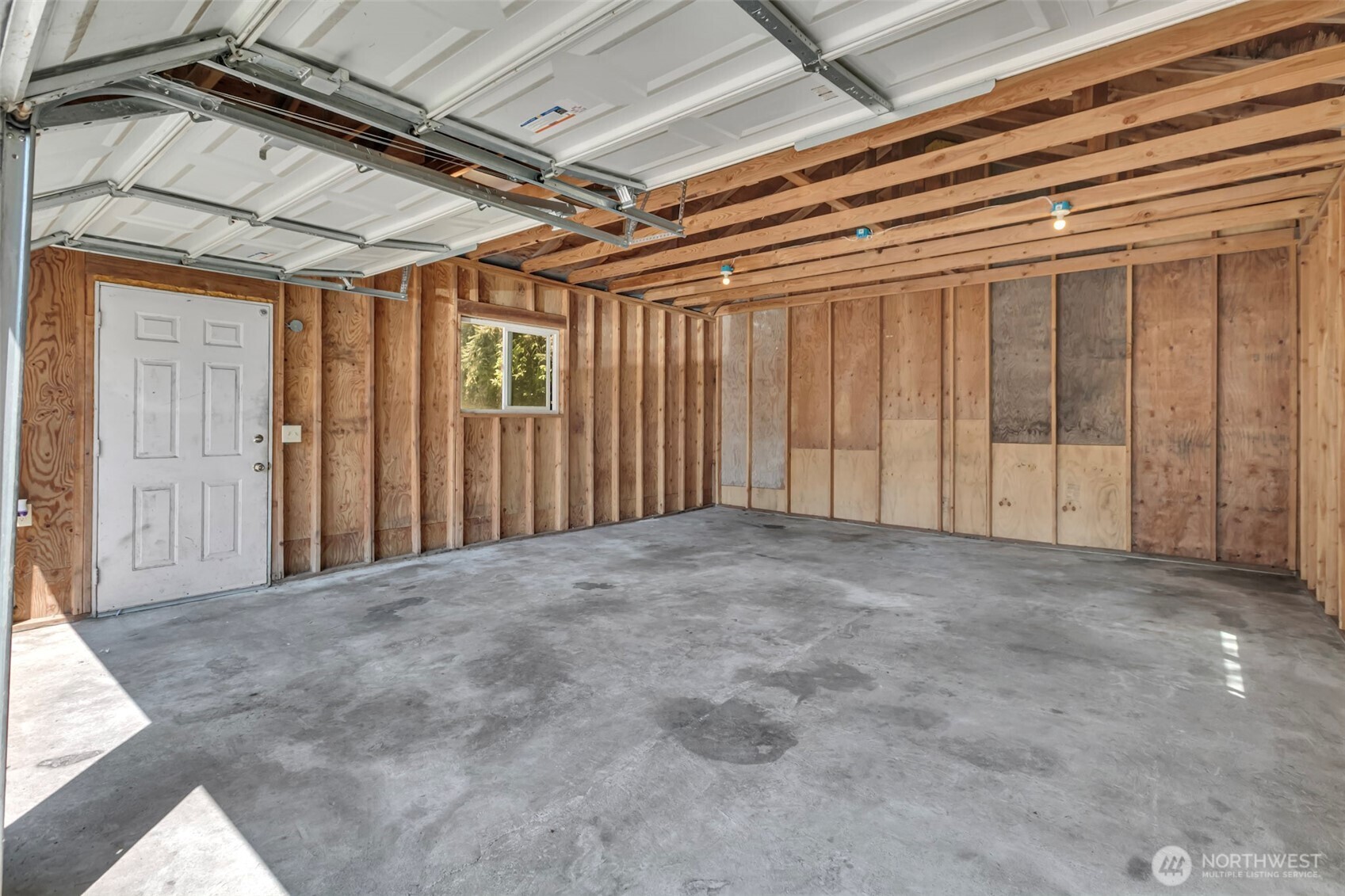 6201 44th Avenue Property Photo 6