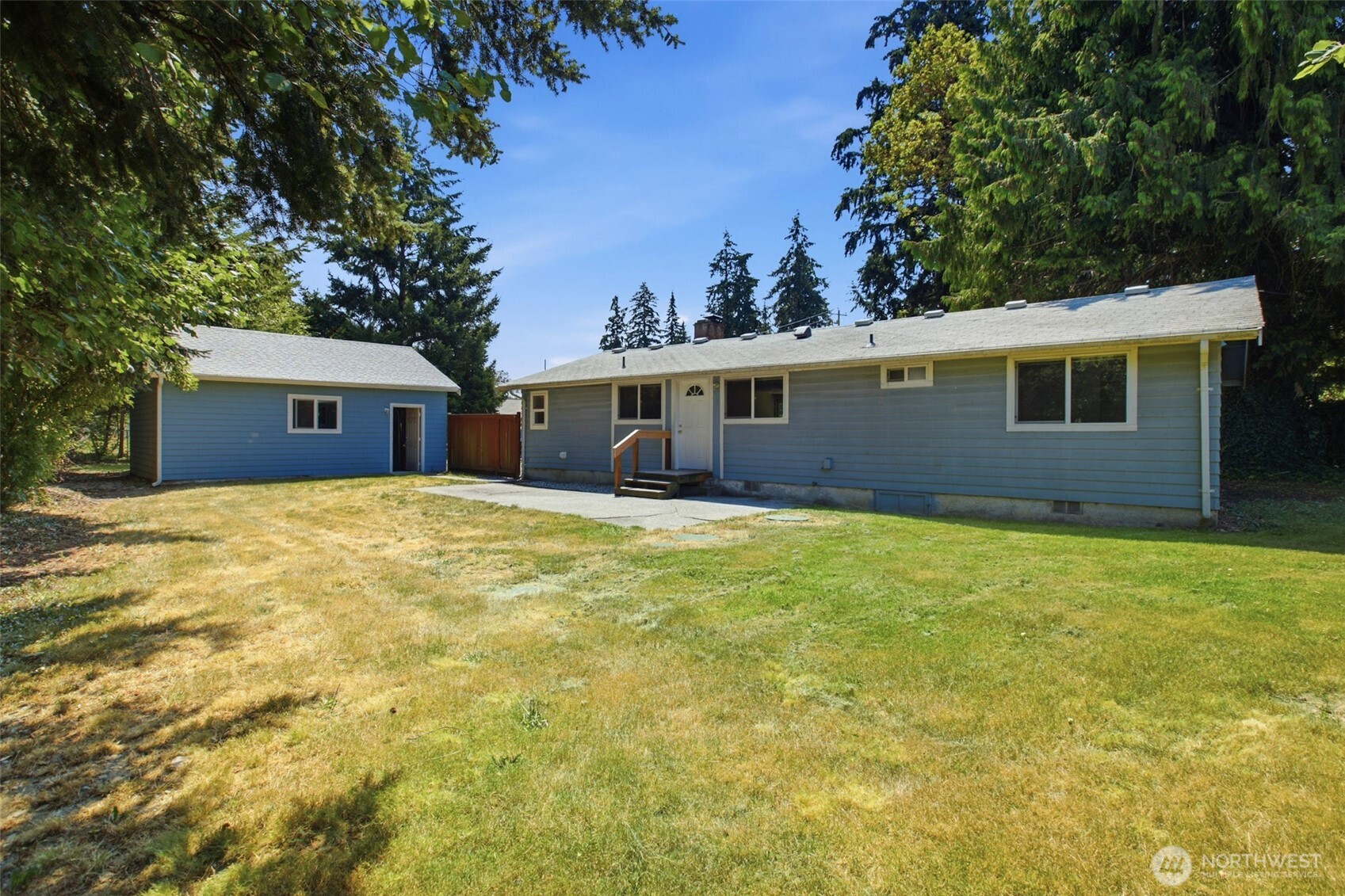 6201 44th Avenue Property Photo 11