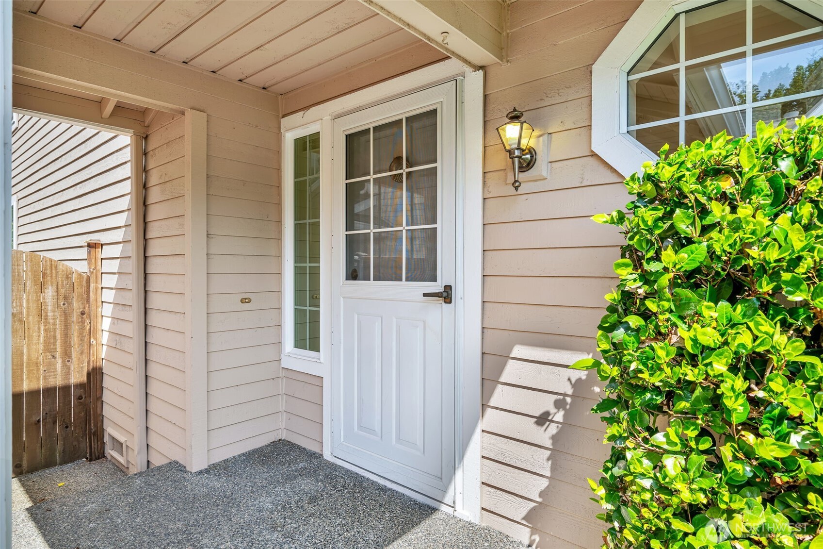 2016 Mill Pointe Drive Property Photo 3