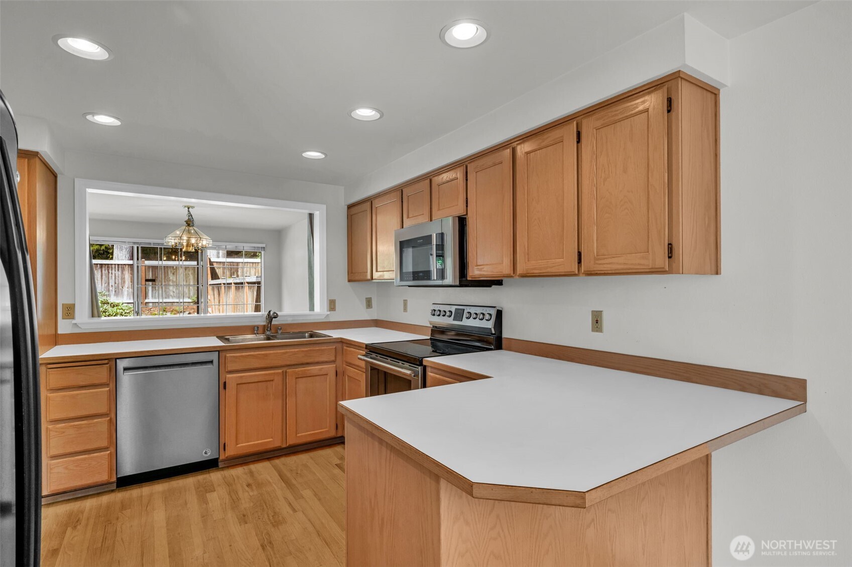 2016 Mill Pointe Drive Property Photo 5