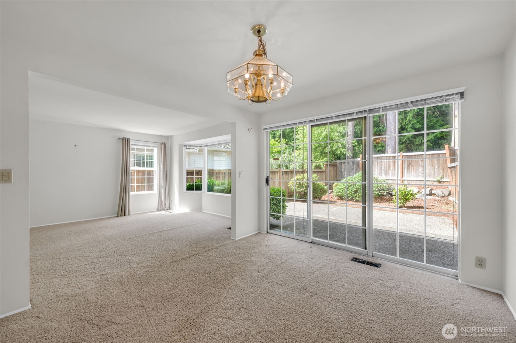 2016 Mill Pointe Drive Property Photo 8