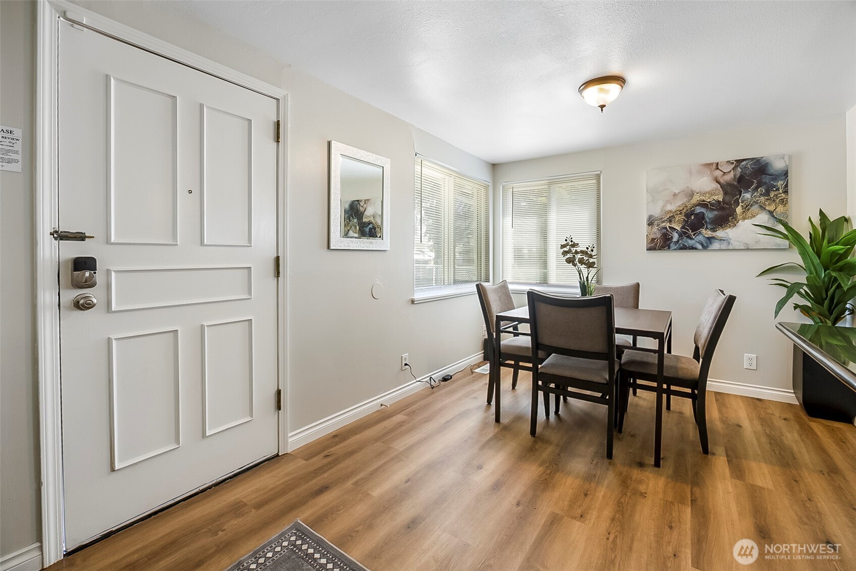 9201 36 Avenue Property Photo 6