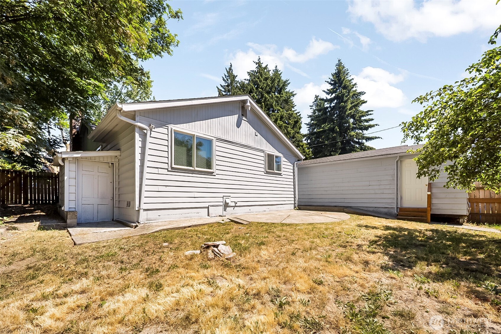 9201 36 Avenue Property Photo 33