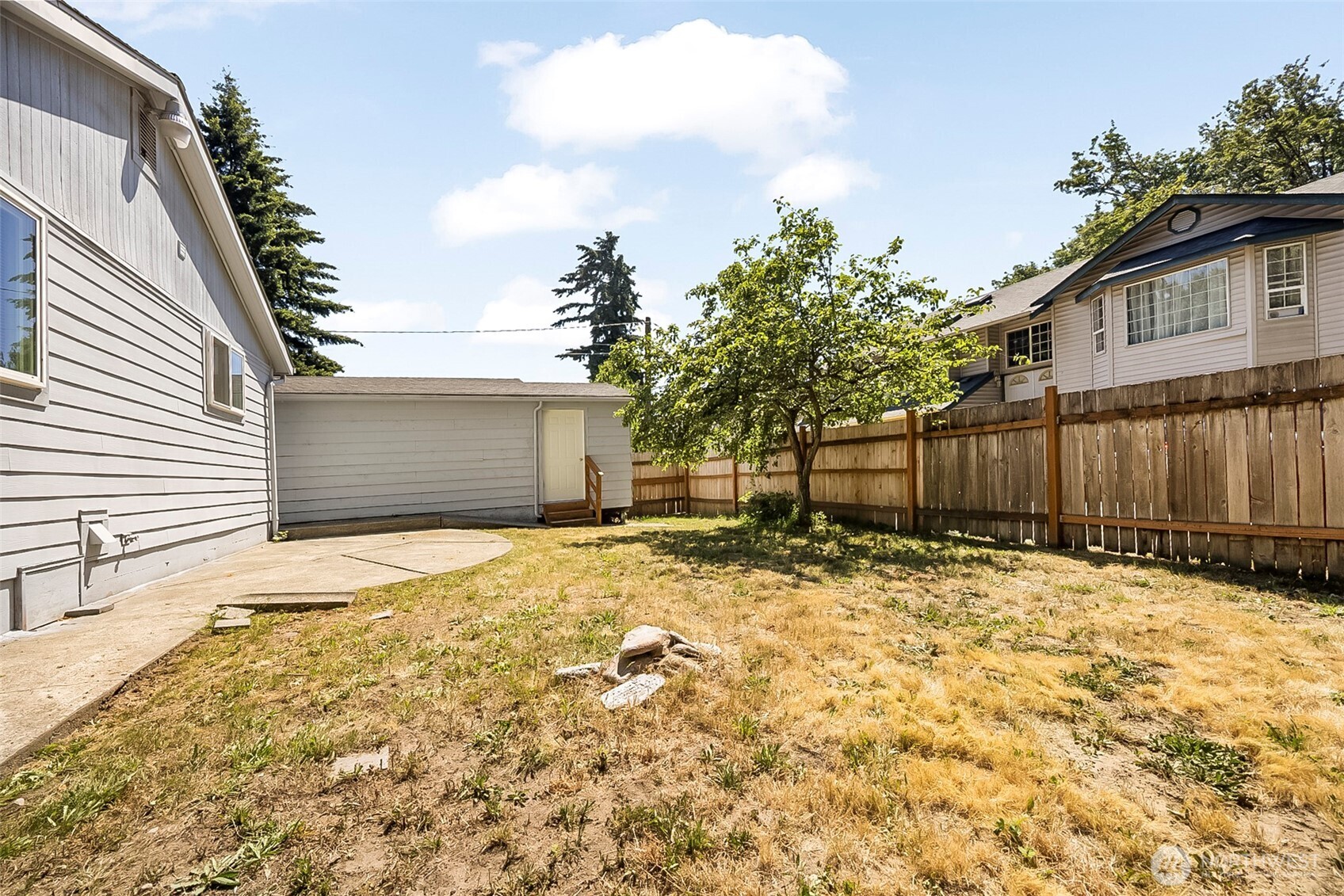 9201 36 Avenue Property Photo 35