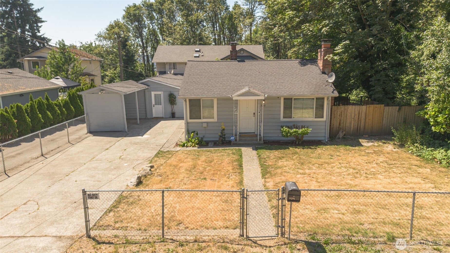 9201 36 Avenue Property Photo 38