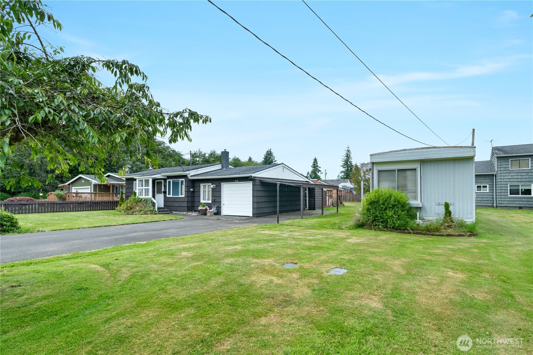 912 & 908 3rd Street Property Photo 24