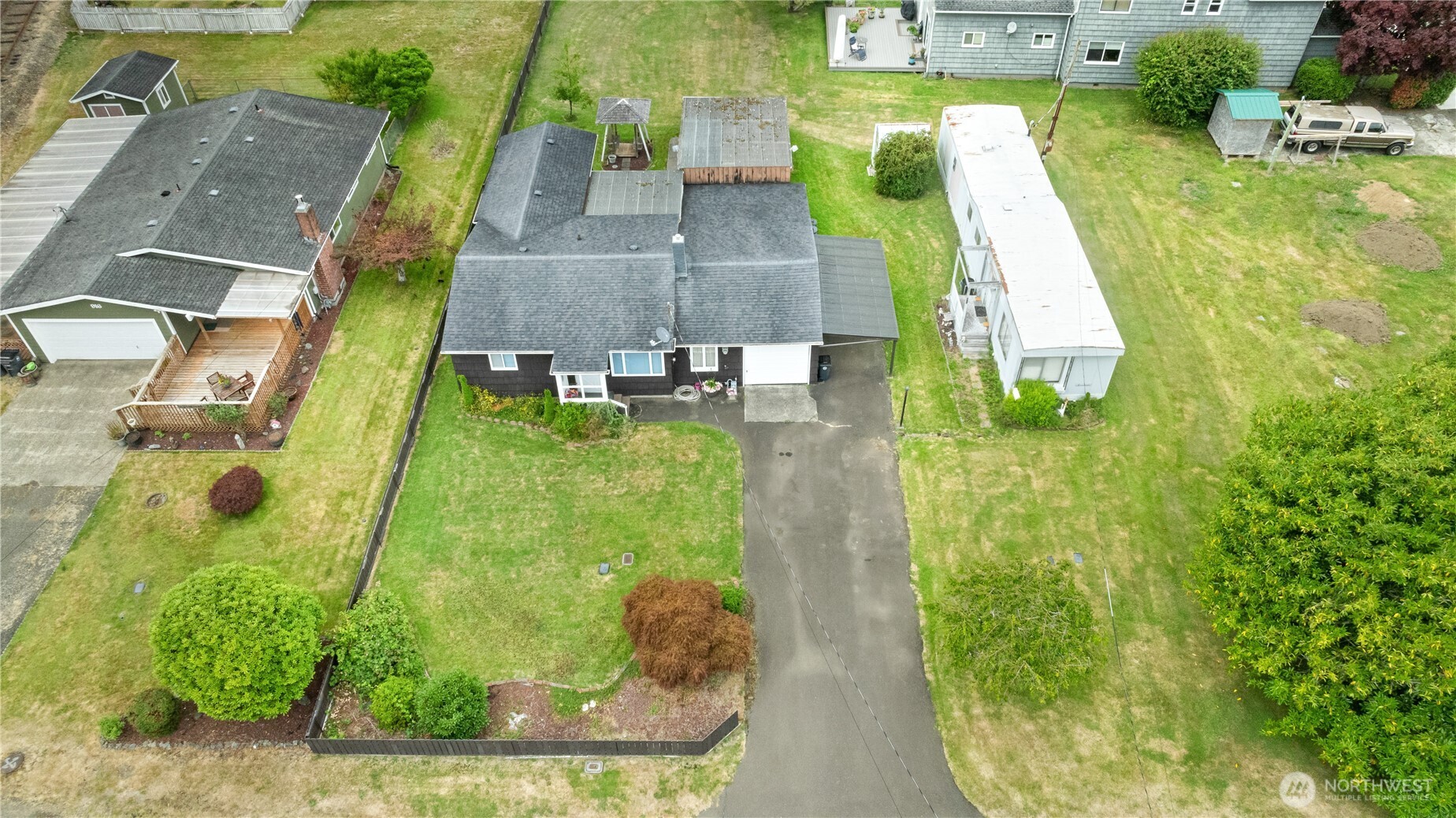 912 & 908 3rd Street Property Photo 25
