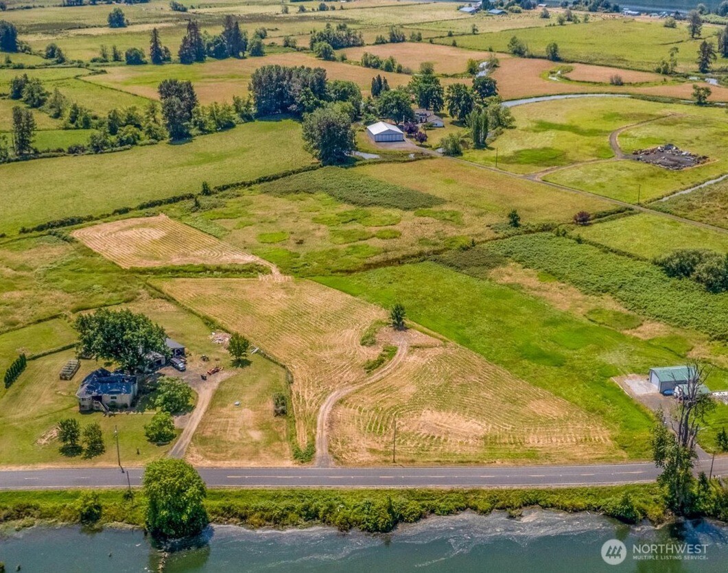 411 W Birnie Slough Road Property Photo 3