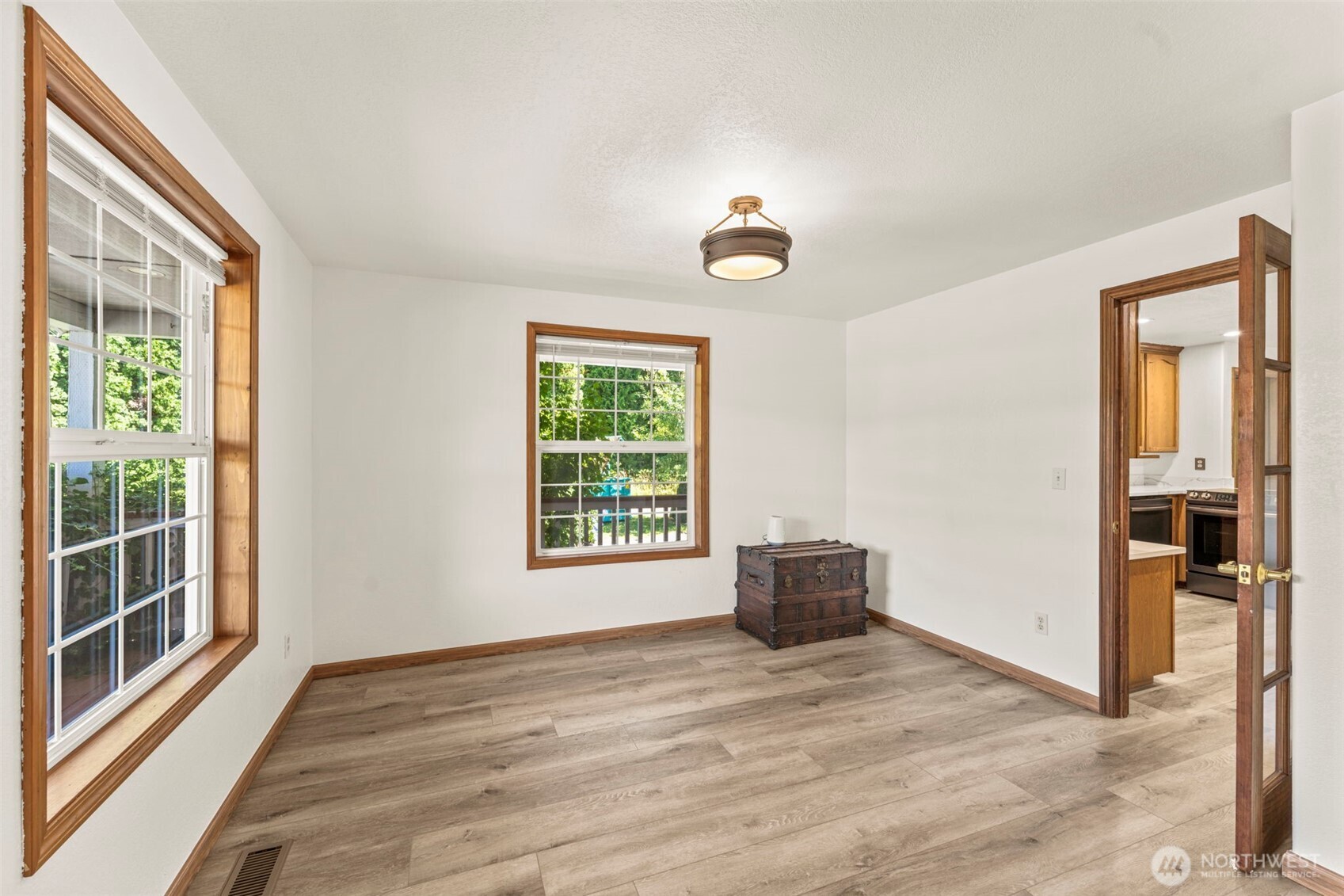 11915 151st Avenue Court Property Photo 9