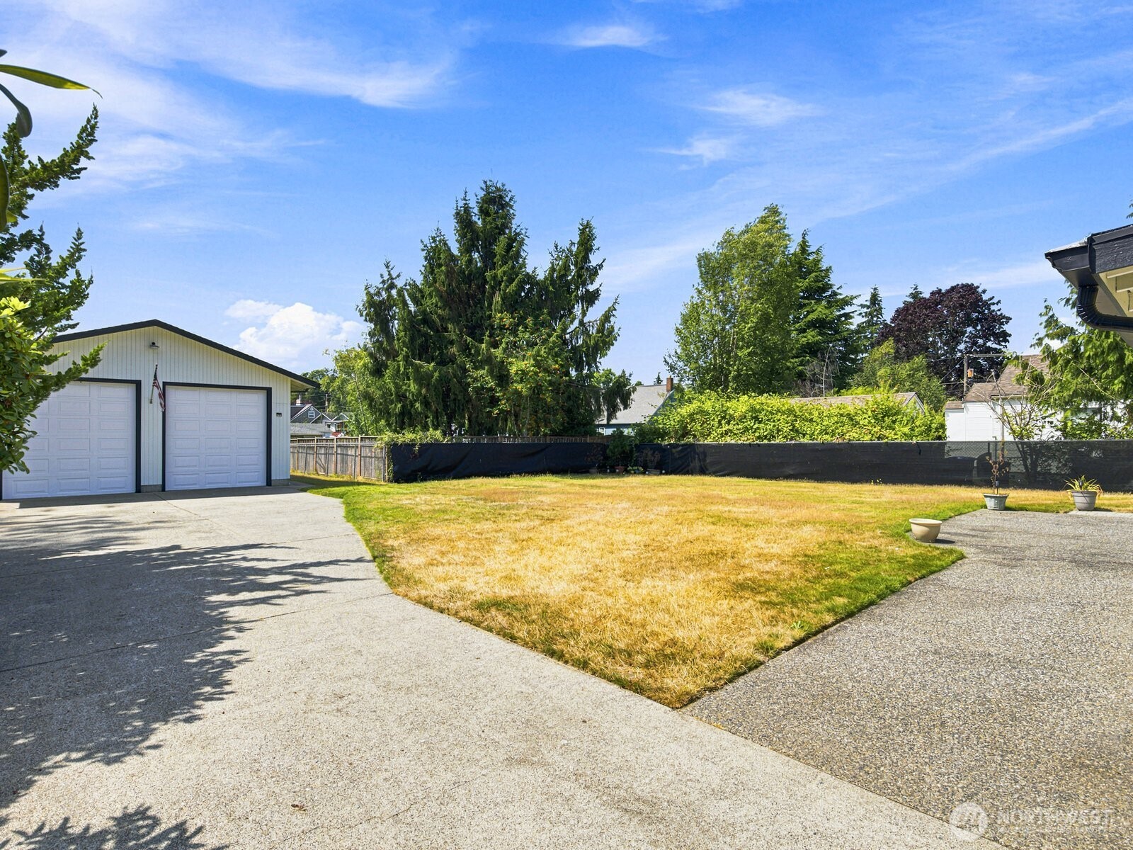 3015 Ellis Street Property Photo 5