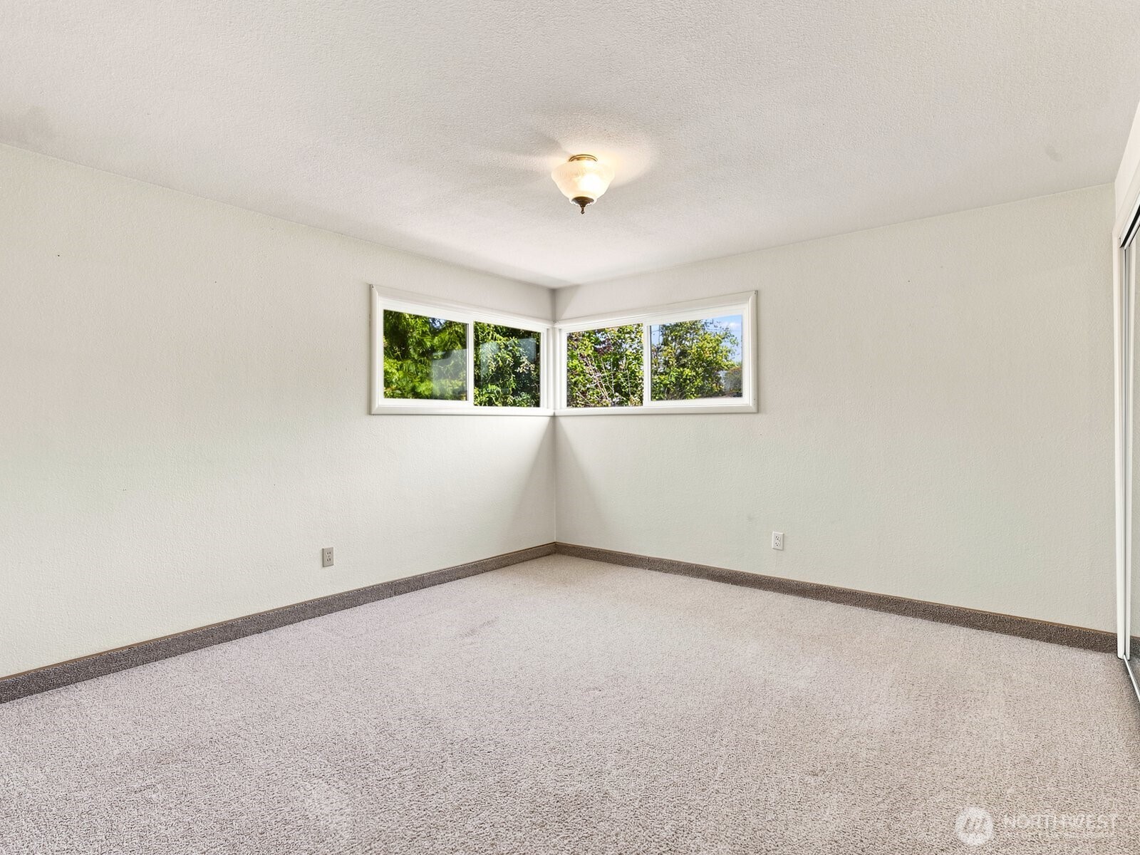 3015 Ellis Street Property Photo 14