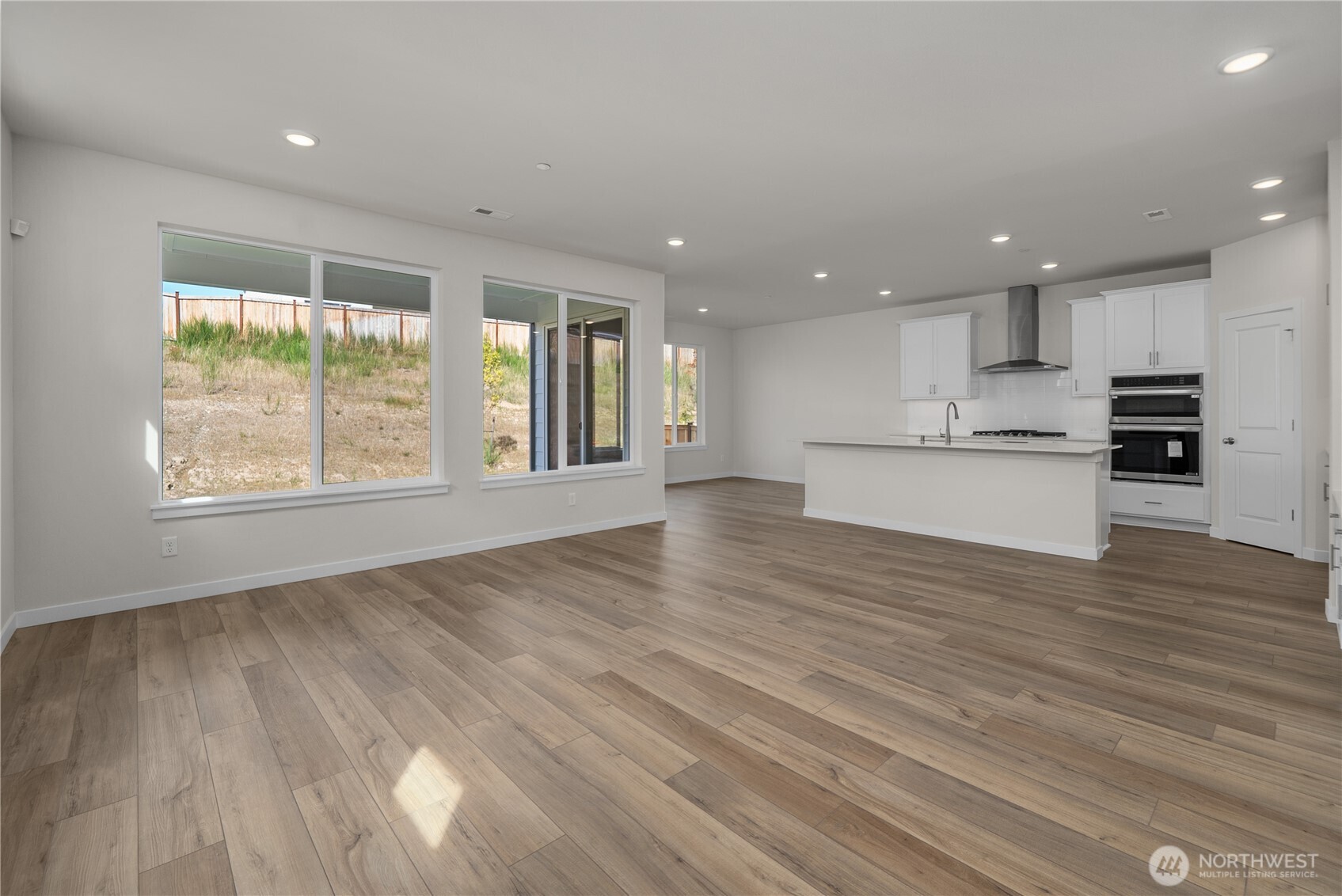 3943 Flat Top Drive Property Photo 4