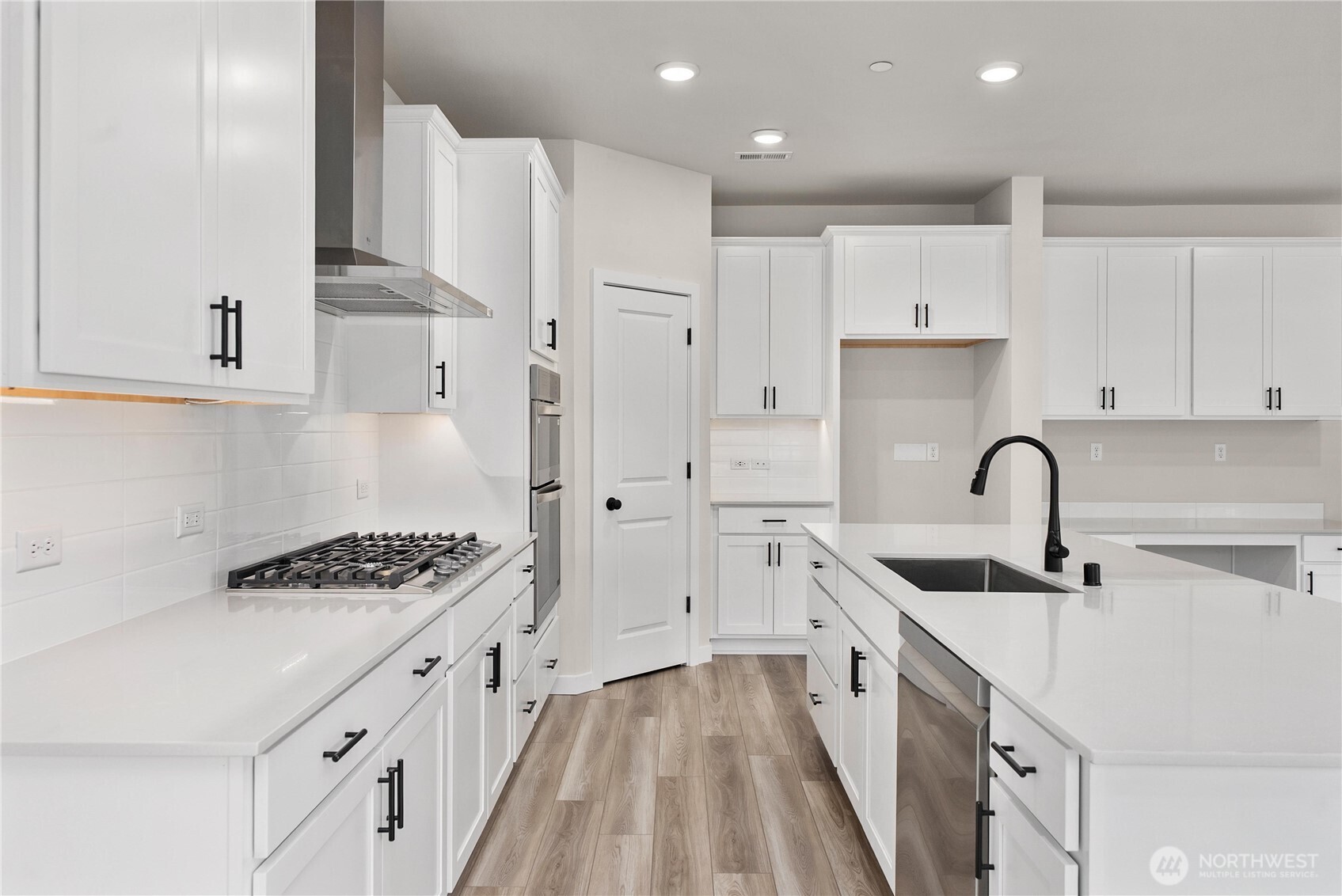 3943 Flat Top Drive Property Photo 11