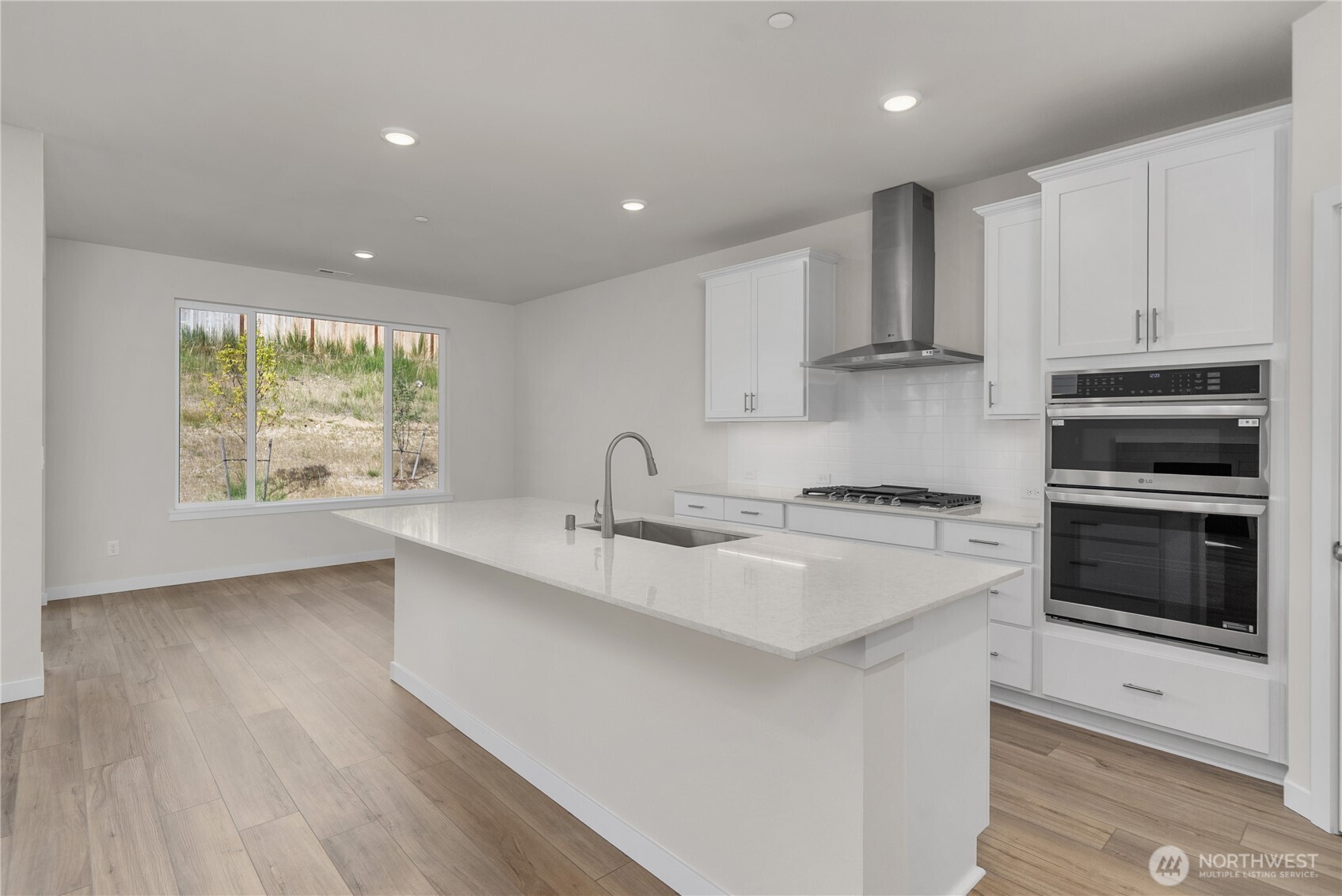 3943 Flat Top Drive Property Photo 11