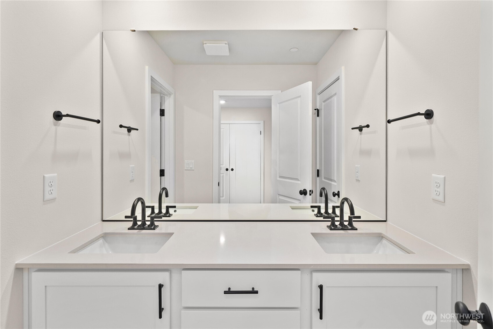 3943 Flat Top Drive Property Photo 21