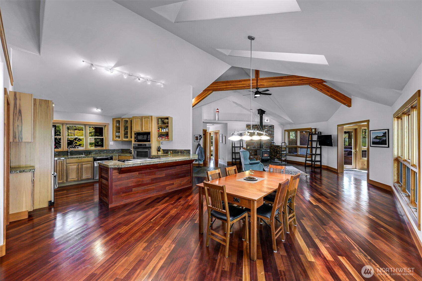 6701 Holst Road Property Photo 8