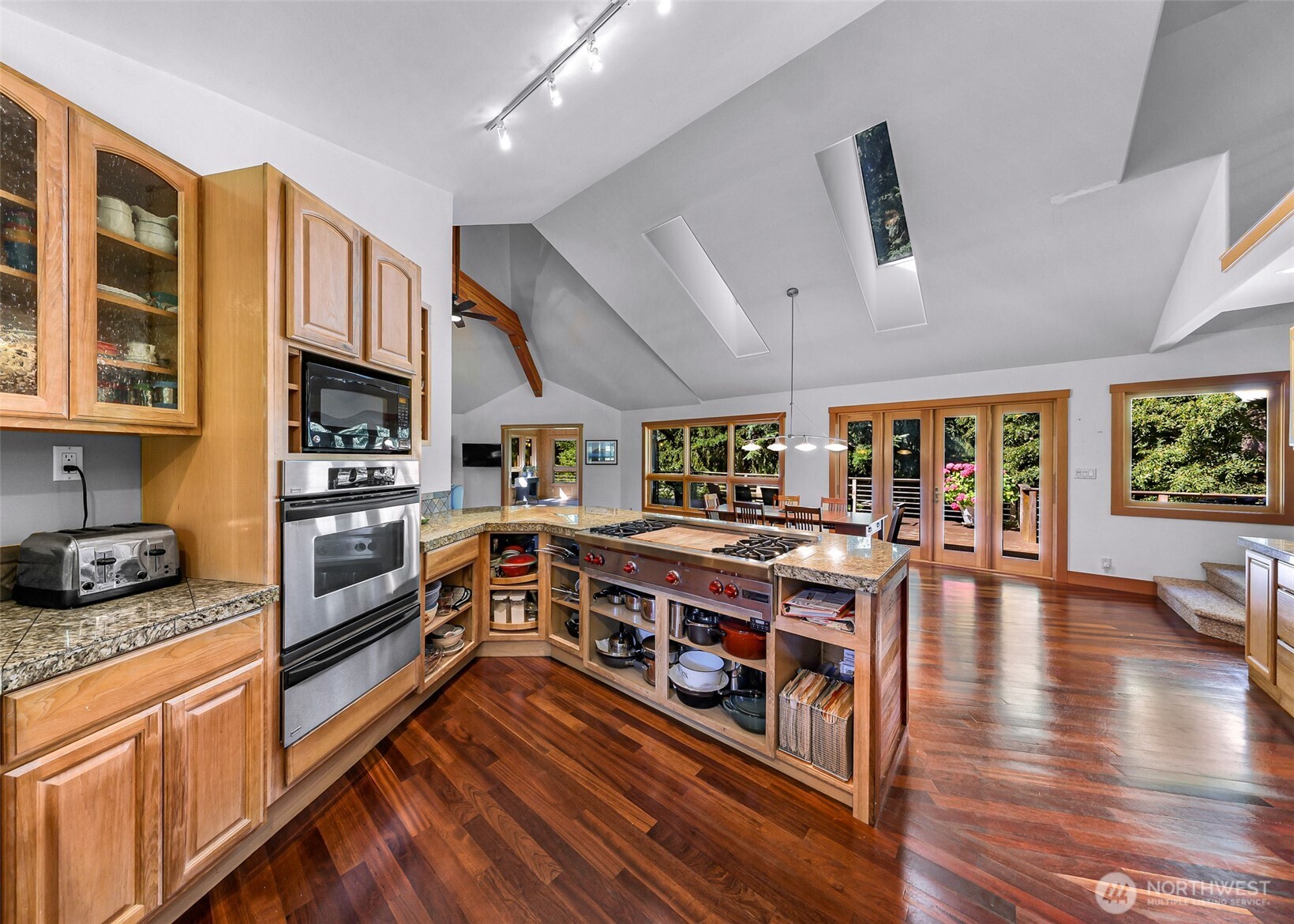 6701 Holst Road Property Photo 10