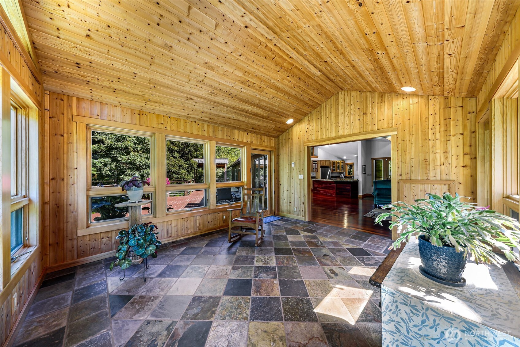 6701 Holst Road Property Photo 12