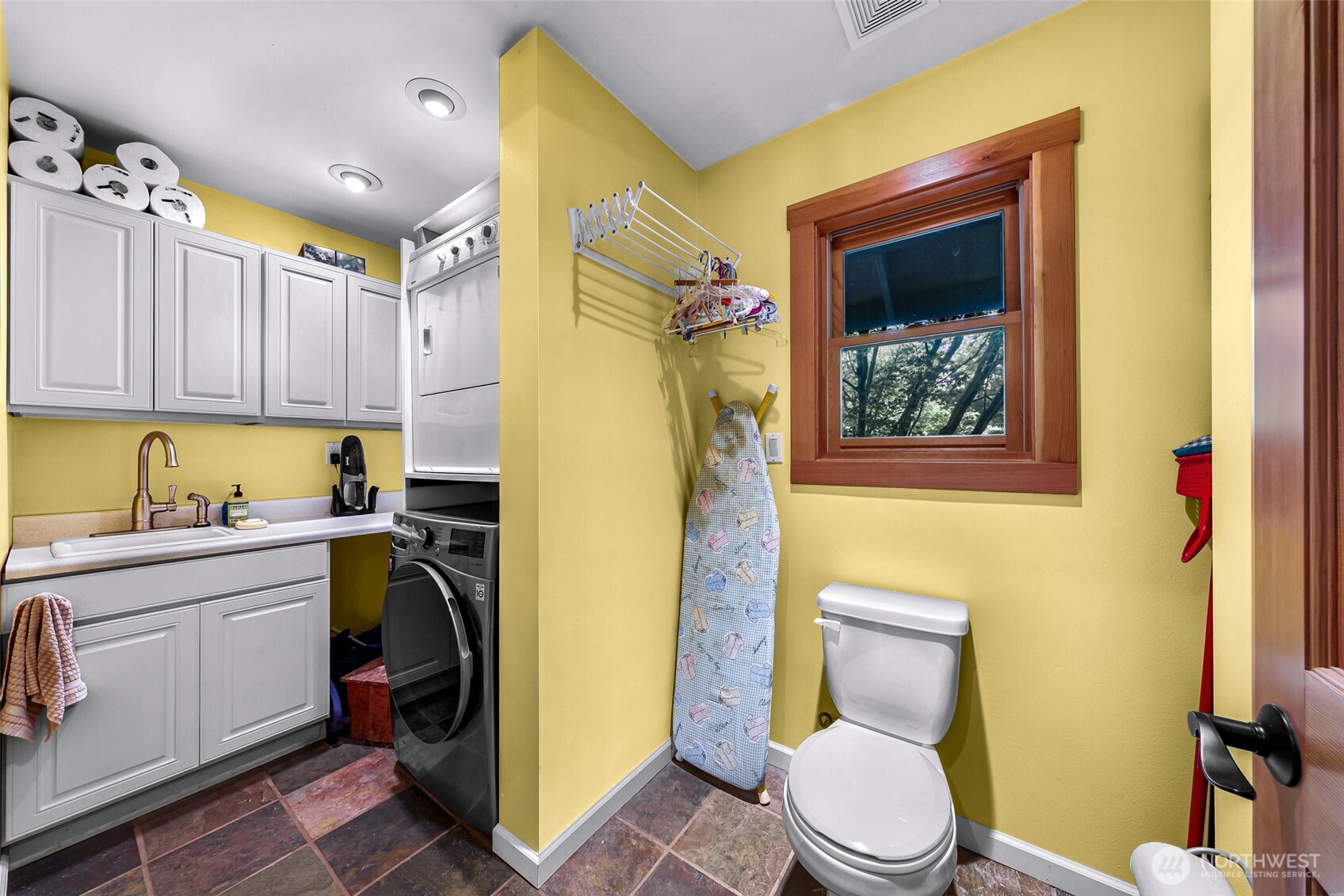6701 Holst Road Property Photo 21