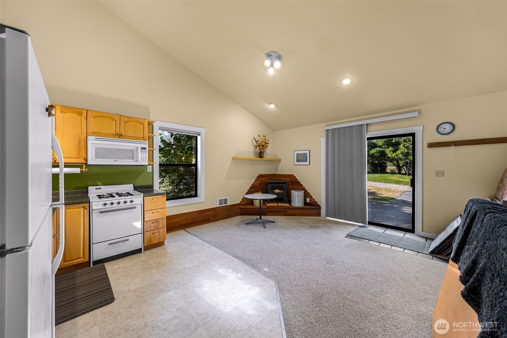 6701 Holst Road Property Photo 32
