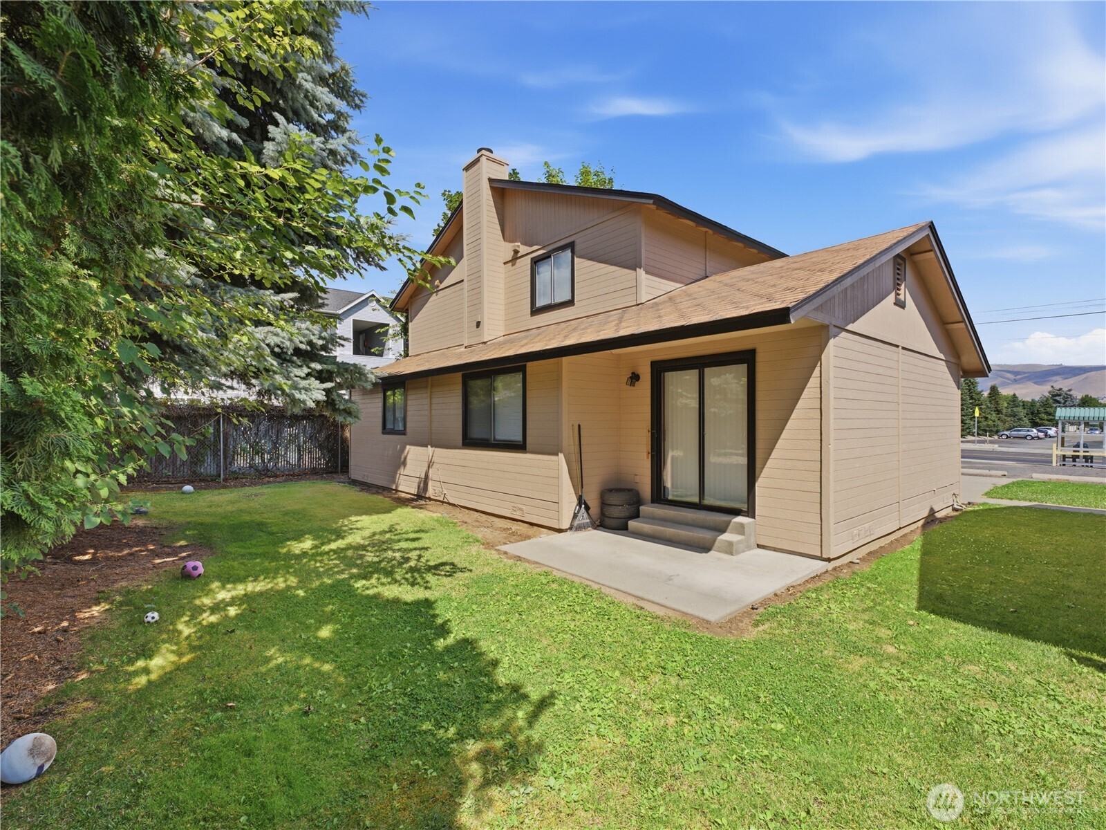 1321 Maple Street A Property Photo 9
