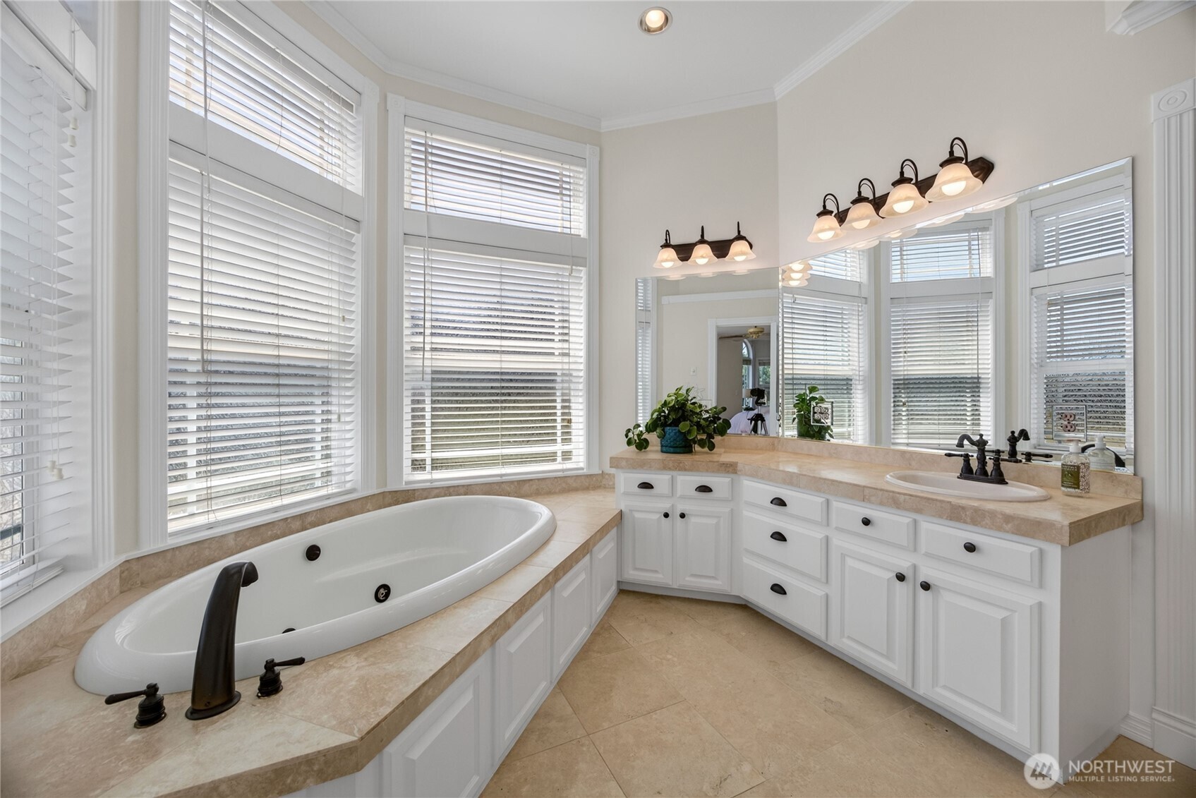 5822 Northridge Drive Property Photo 23