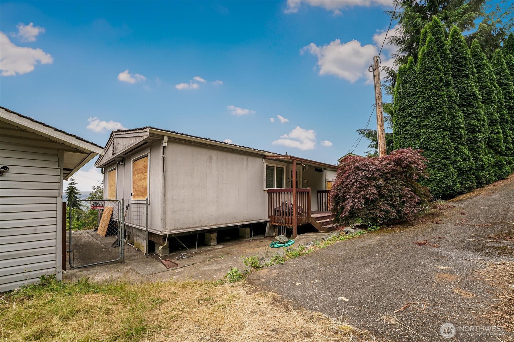 675 Vesper Way Property Photo 3